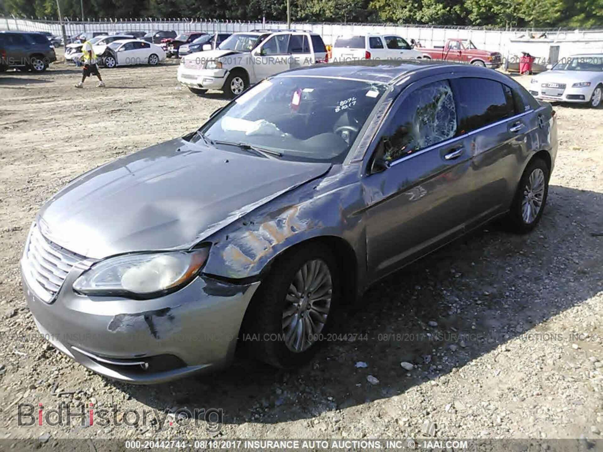 2012 Chrysler 200 - VIN: 1C3CCBCB7CN188072 - Photo 2