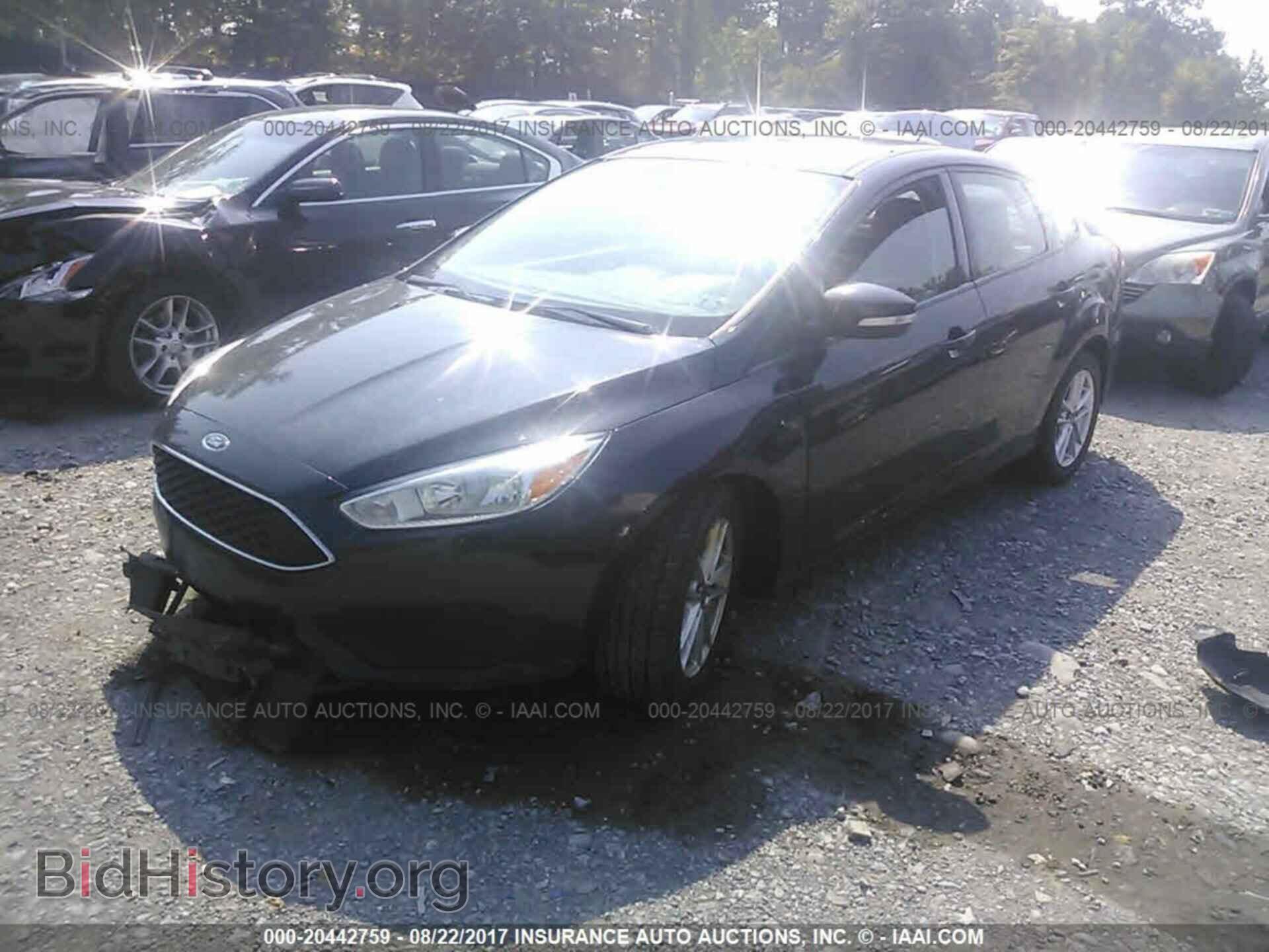 2015 Ford Focus - VIN: 1FADP3F29FL372084 - Photo 2