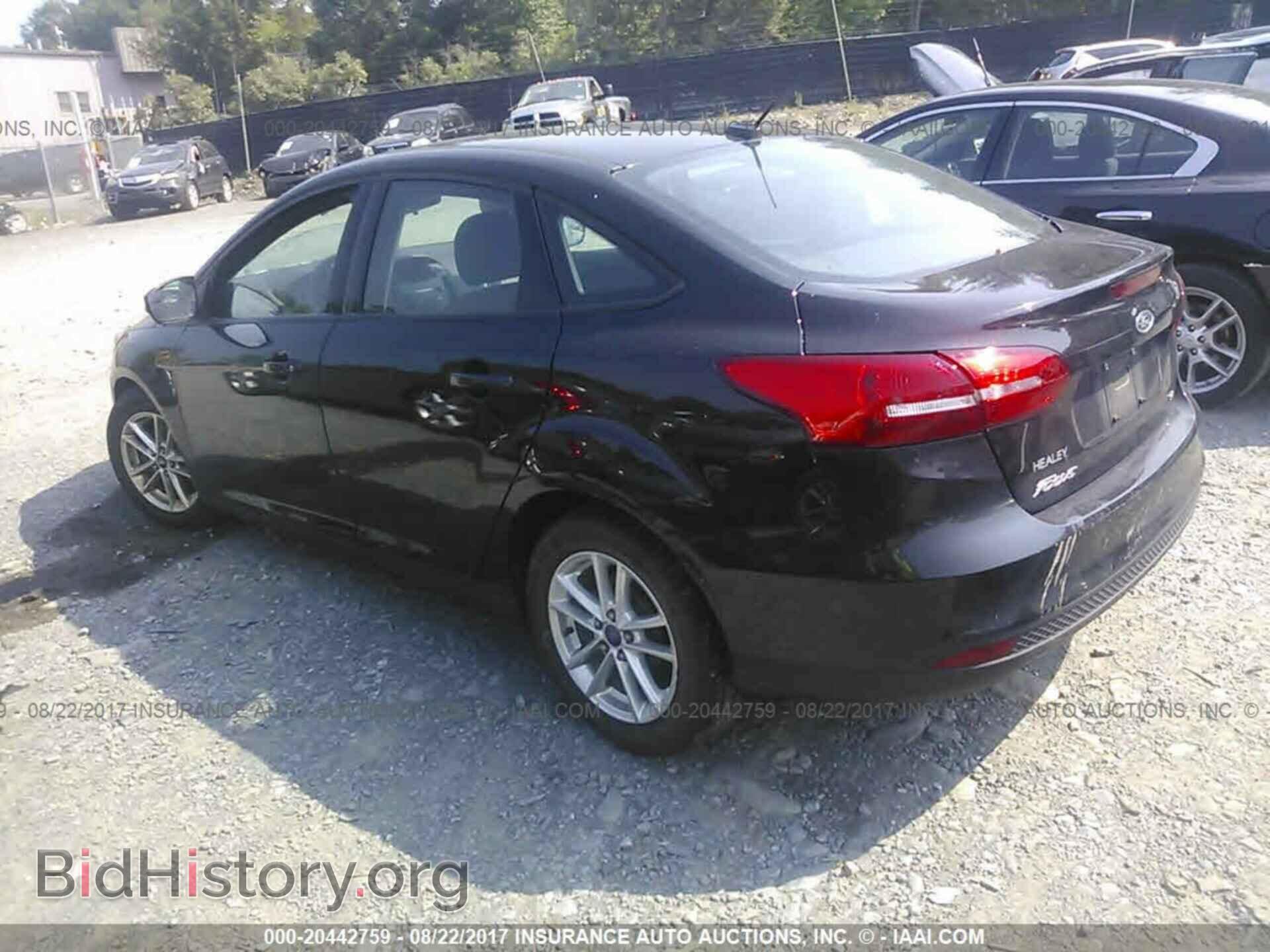 2015 Ford Focus - VIN: 1FADP3F29FL372084 - Photo 3