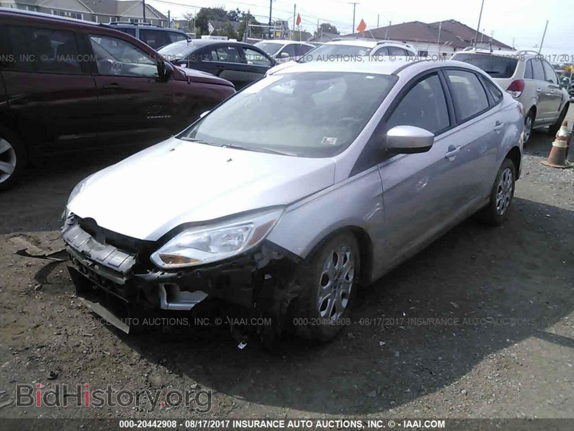 2012 Ford Focus - VIN: 1FAHP3F28CL319356 - Photo 2