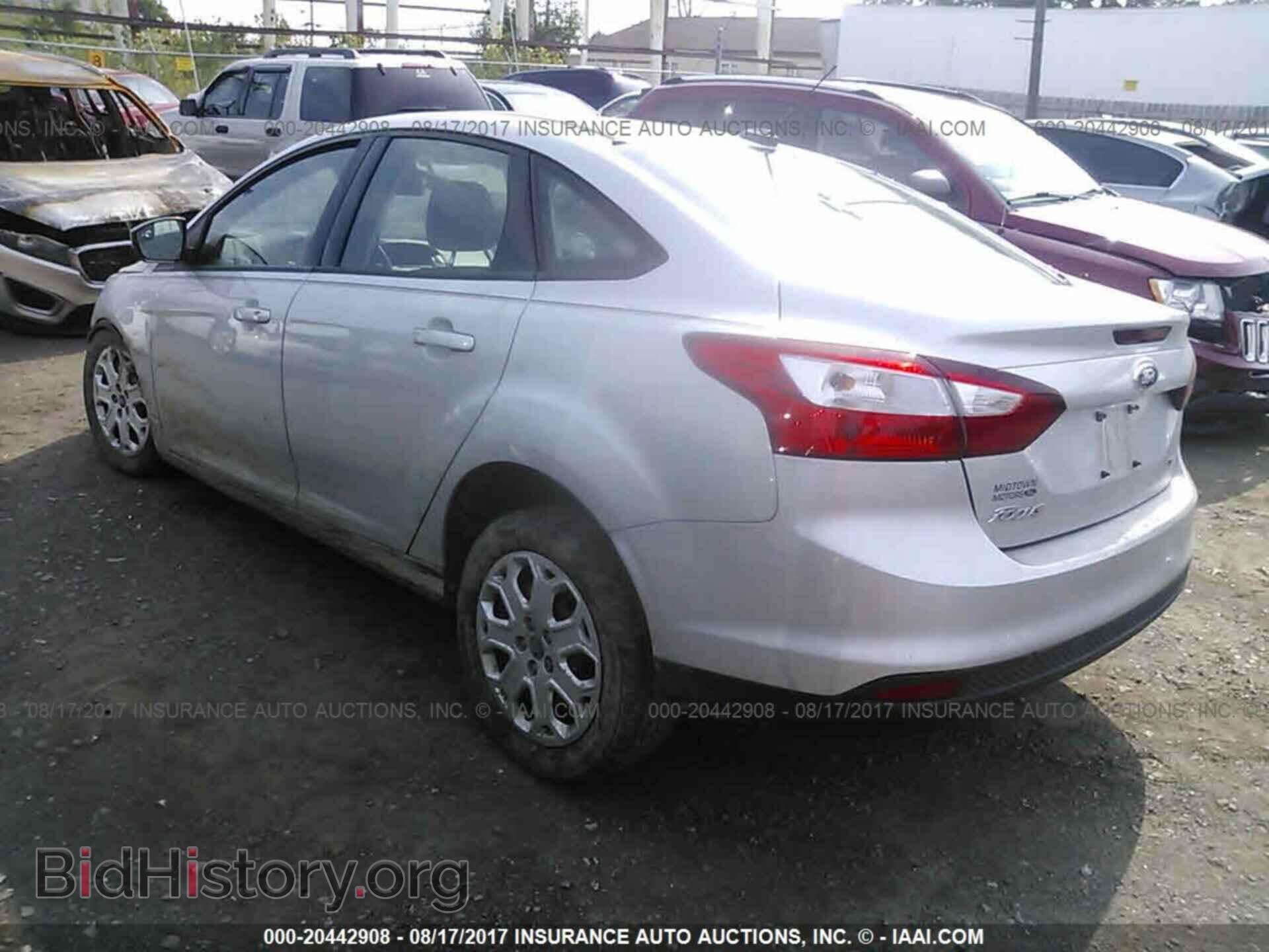 2012 Ford Focus - VIN: 1FAHP3F28CL319356 - Photo 3