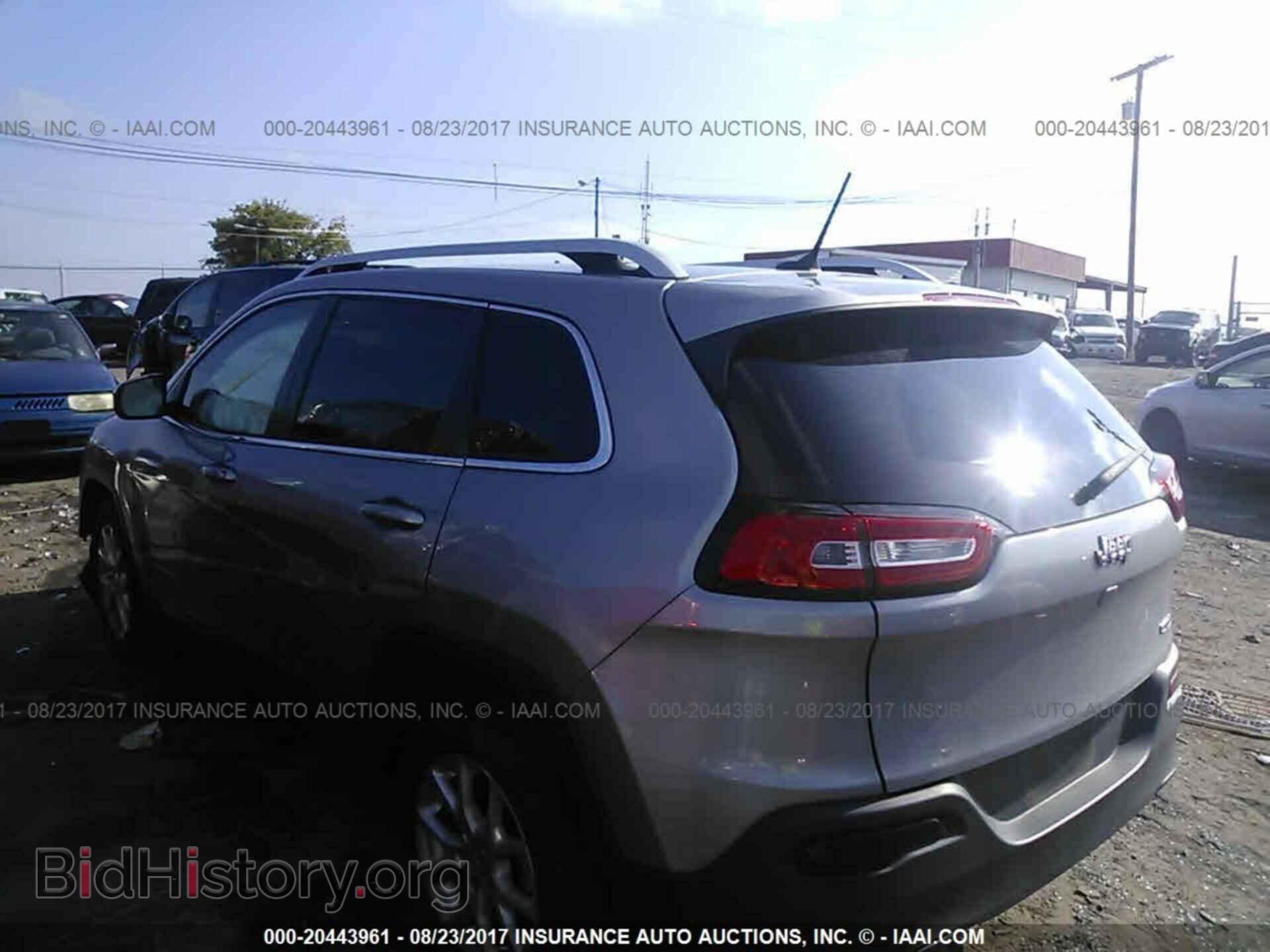 2014 Jeep Cherokee - VIN: 1C4PJLCBXEW199864 - Фото 3