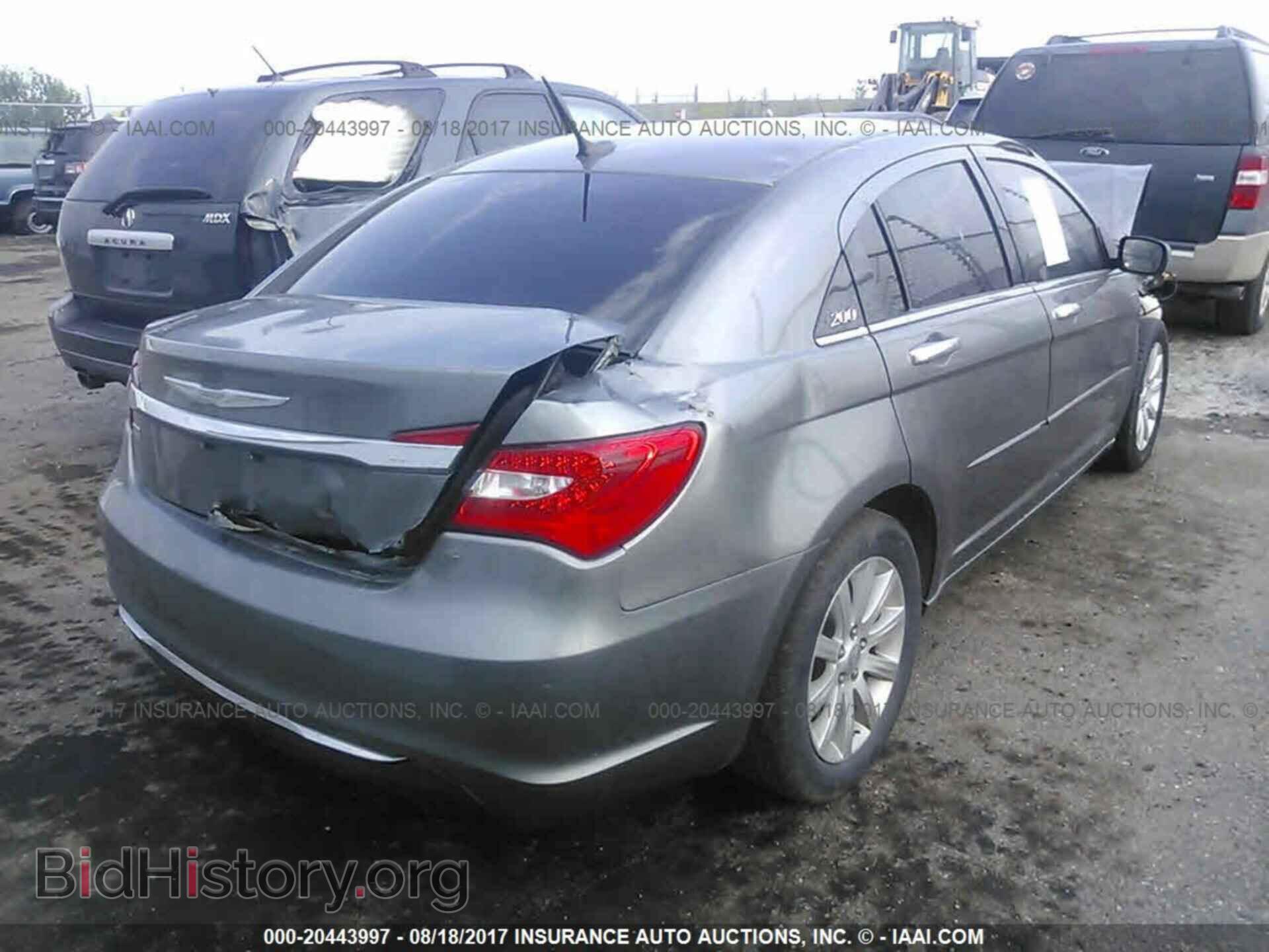 2013 Chrysler 200 - VIN: 1C3CCBCG8DN559253 - Photo 4