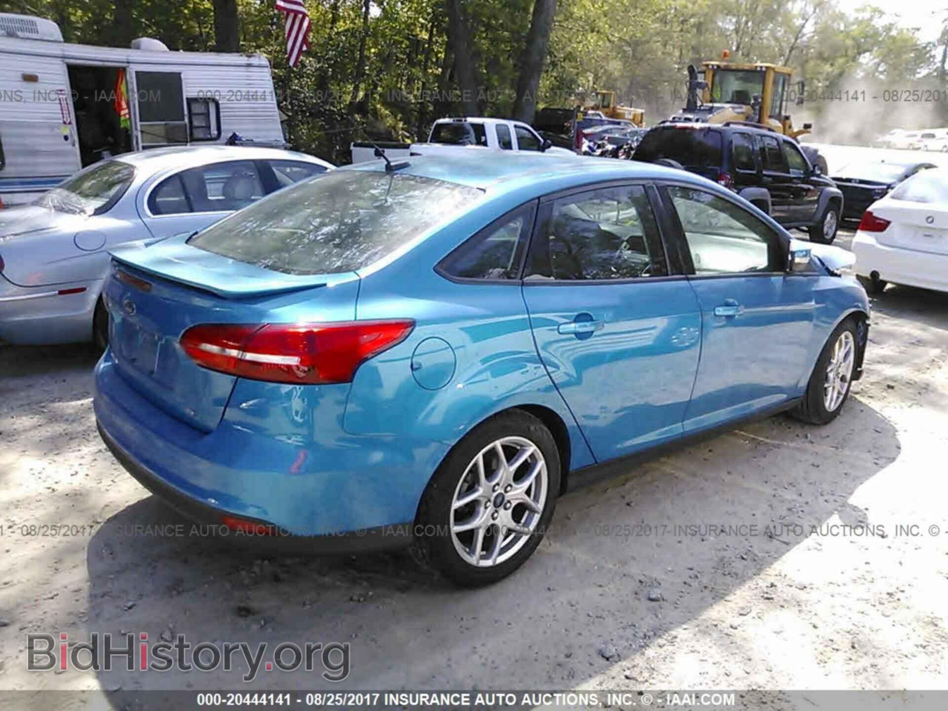2015 Ford Focus - VIN: 1FADP3F27FL336569 - Photo 4