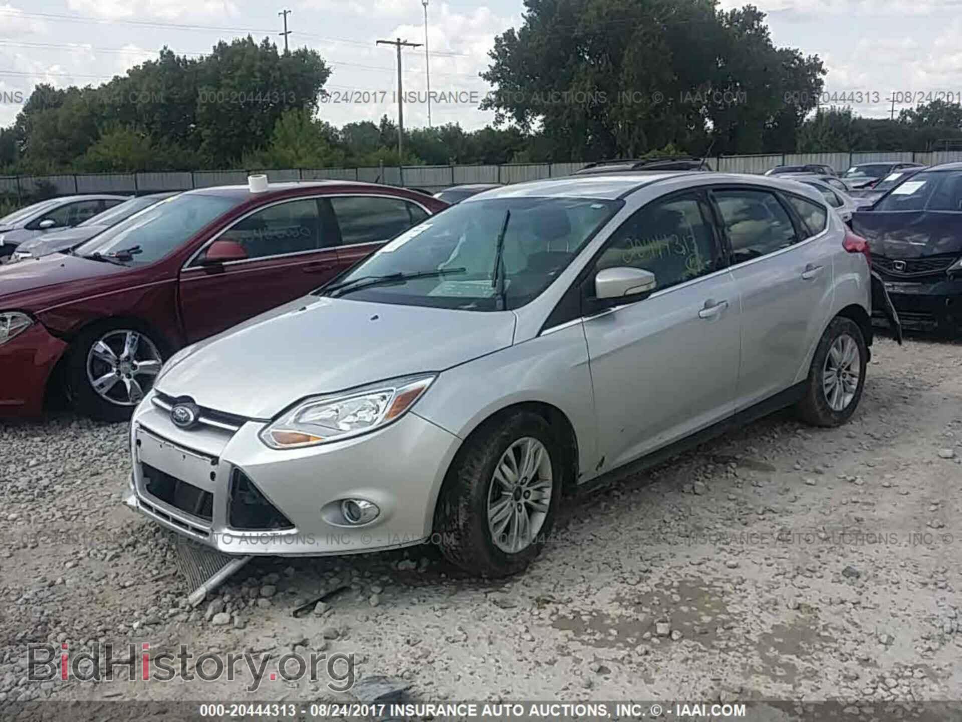 2012 Ford Focus - VIN: 1FAHP3M24CL206815 - Photo 2
