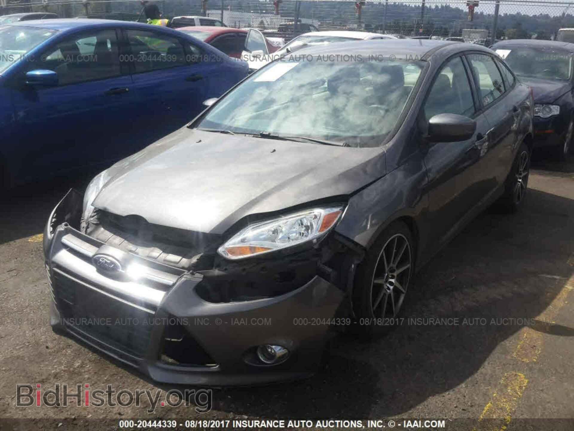 2012 Ford Focus - VIN: 1FAHP3F22CL456728 - Photo 2