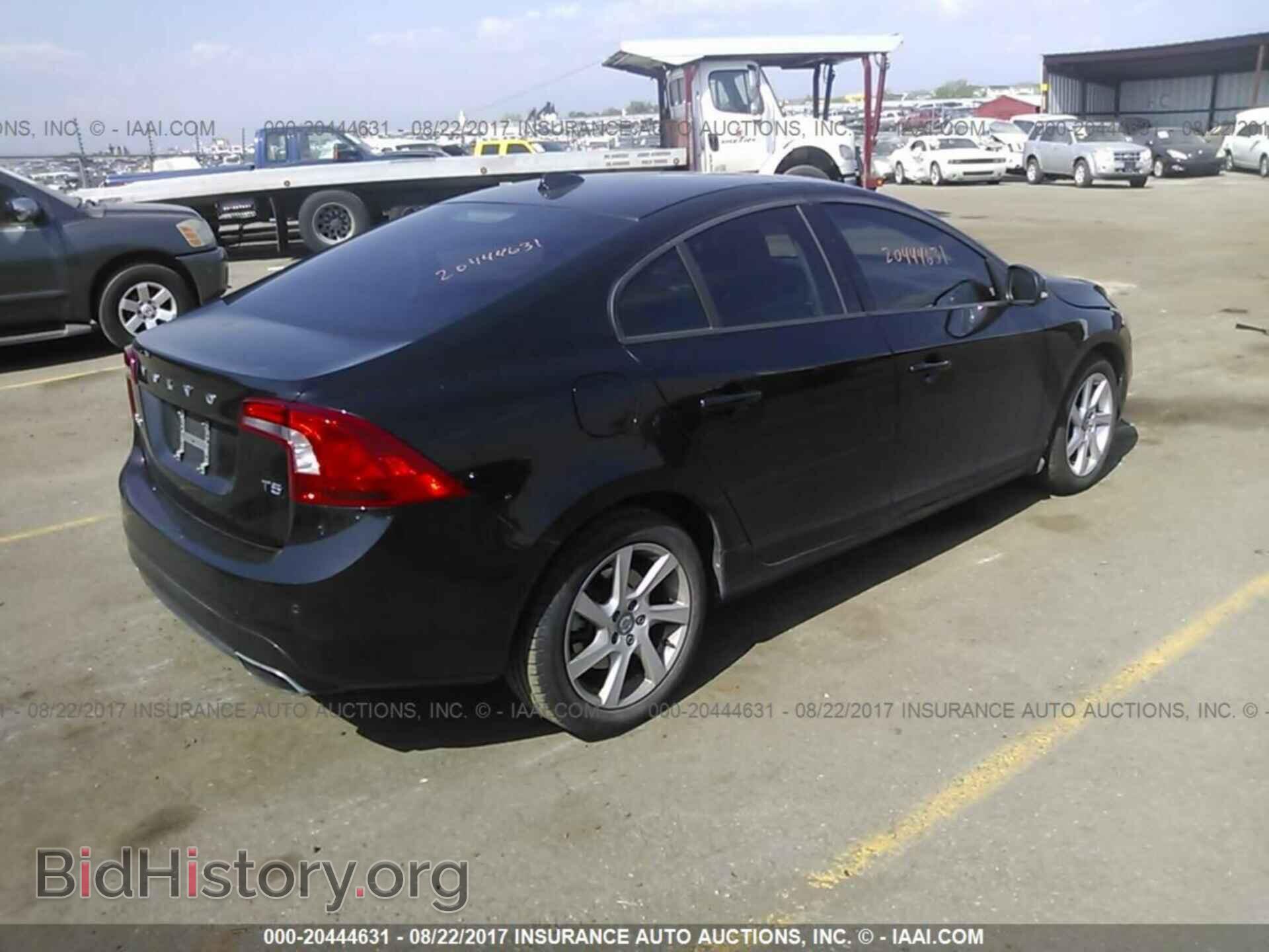 2015 Volvo S60 - VIN: YV140MFJ3F1357985 - Фото 4