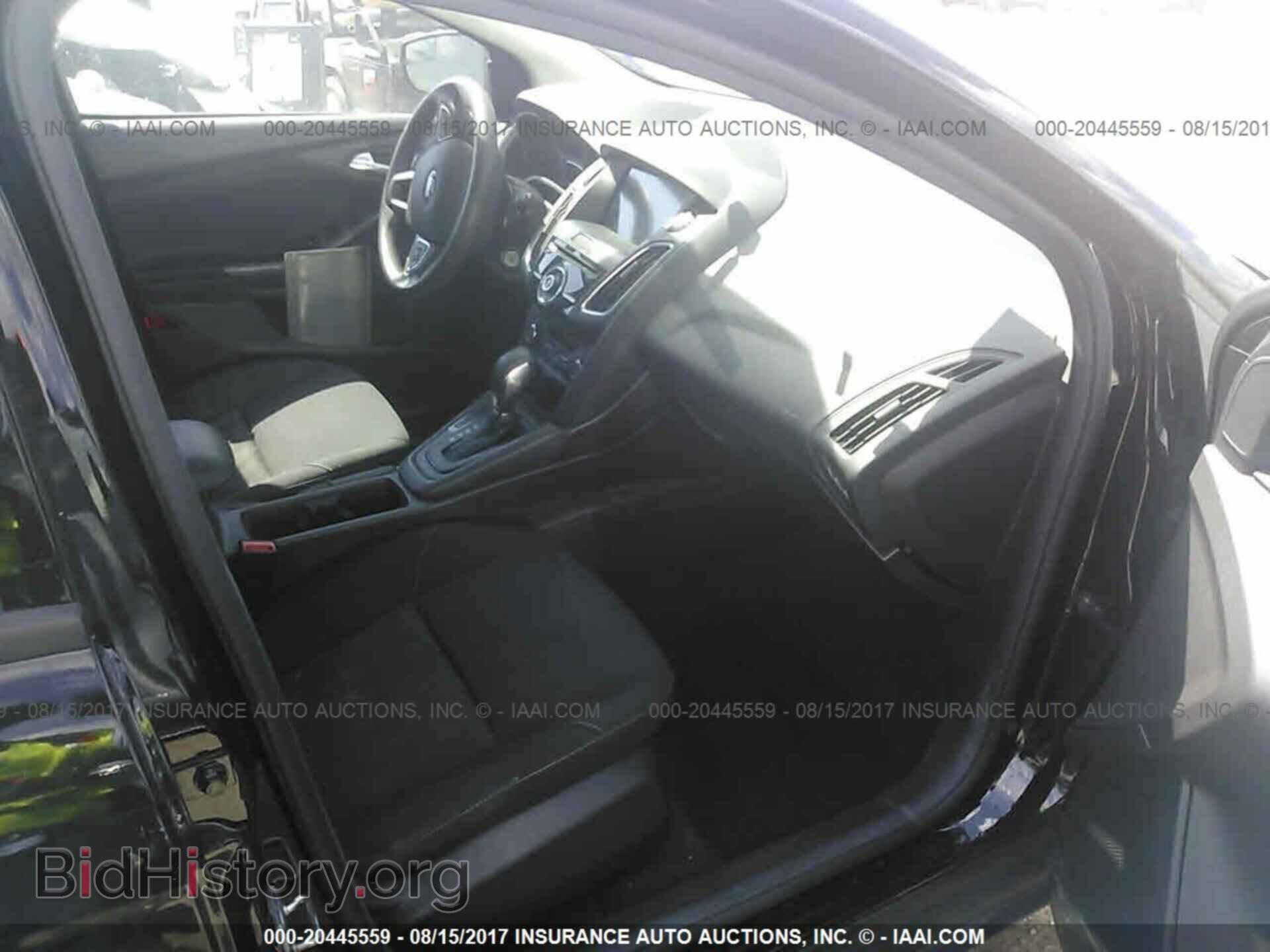 2017 Ford Focus - VIN: 1FADP3M28HL264481 - Photo 5