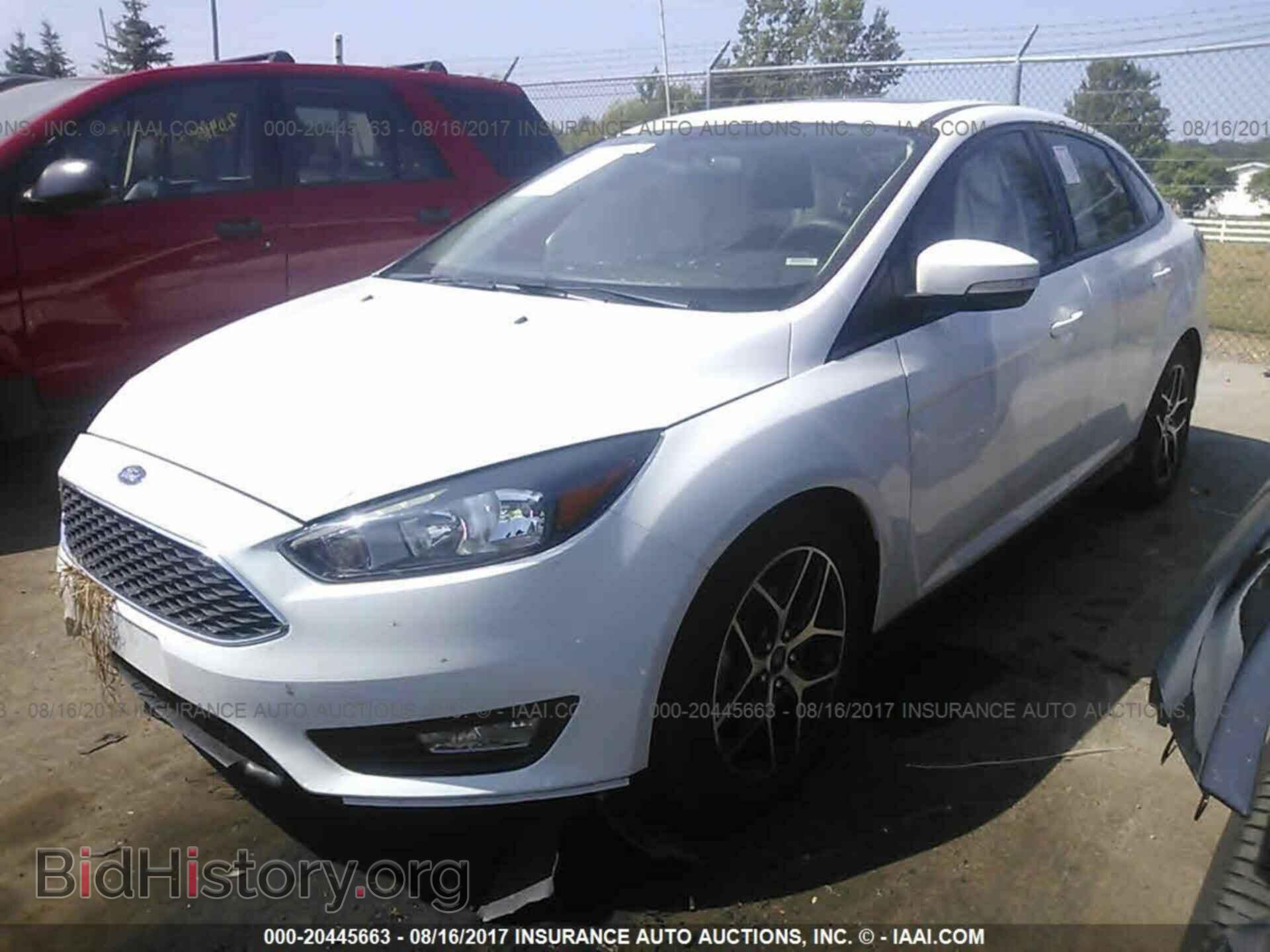 2017 Ford Focus - VIN: 1FADP3H21HL264459 - Photo 2