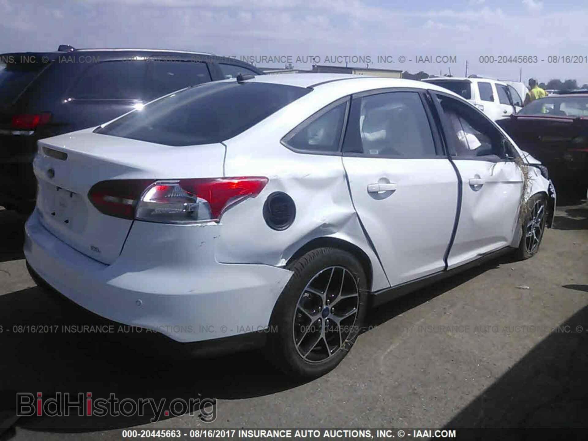 2017 Ford Focus - VIN: 1FADP3H21HL264459 - Photo 4