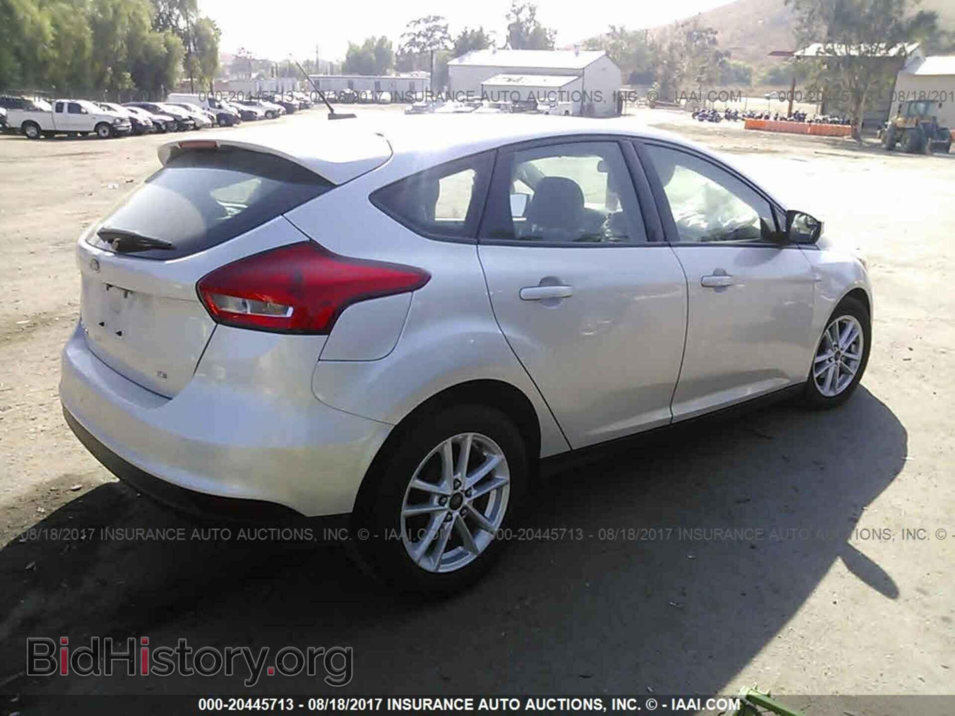 2015 Ford Focus - VIN: 1FADP3K26FL263667 - Photo 4