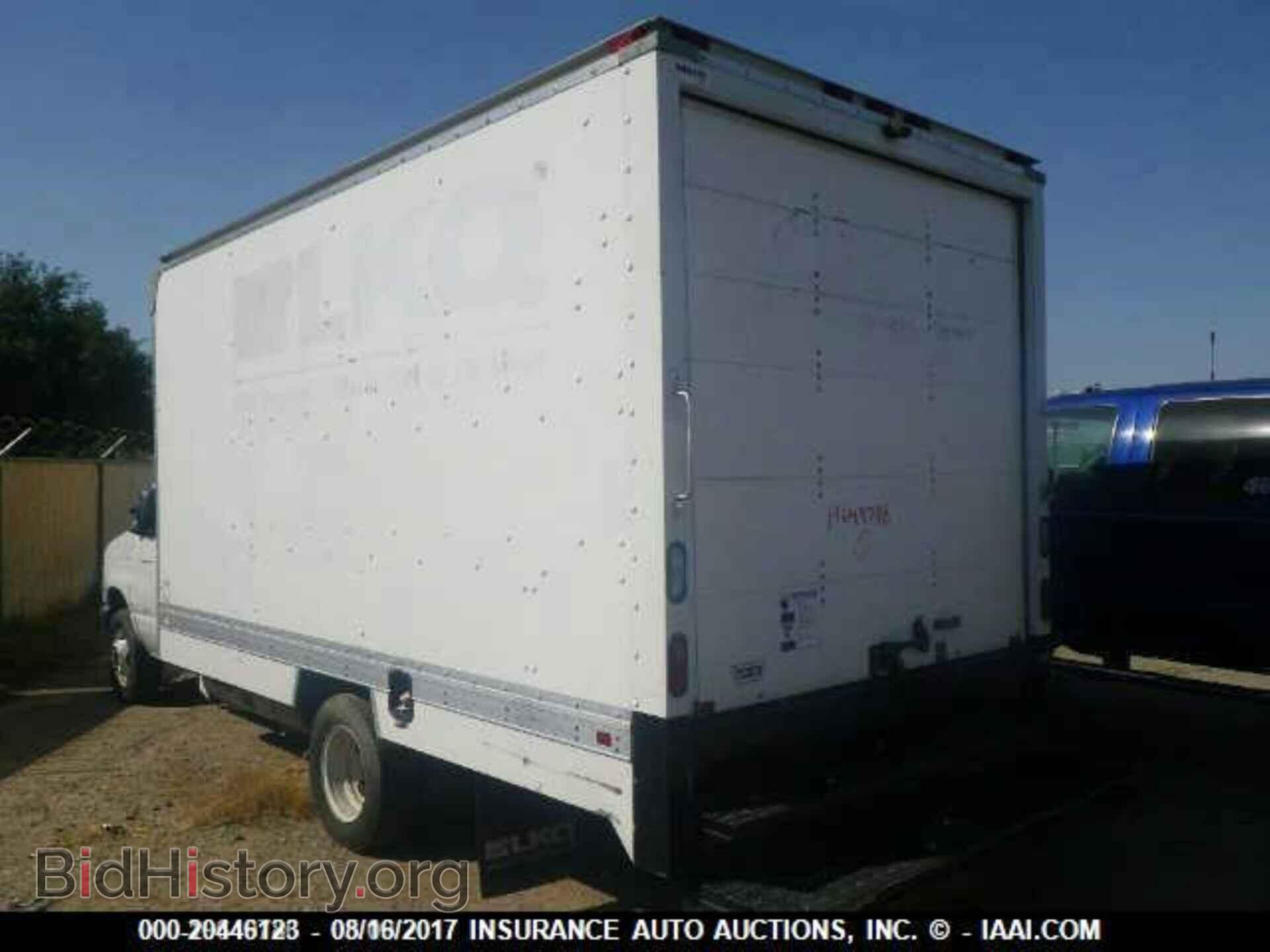 2011 Ford Econoline - VIN: 1FDSE3FL1BDA87105 - Фото 3