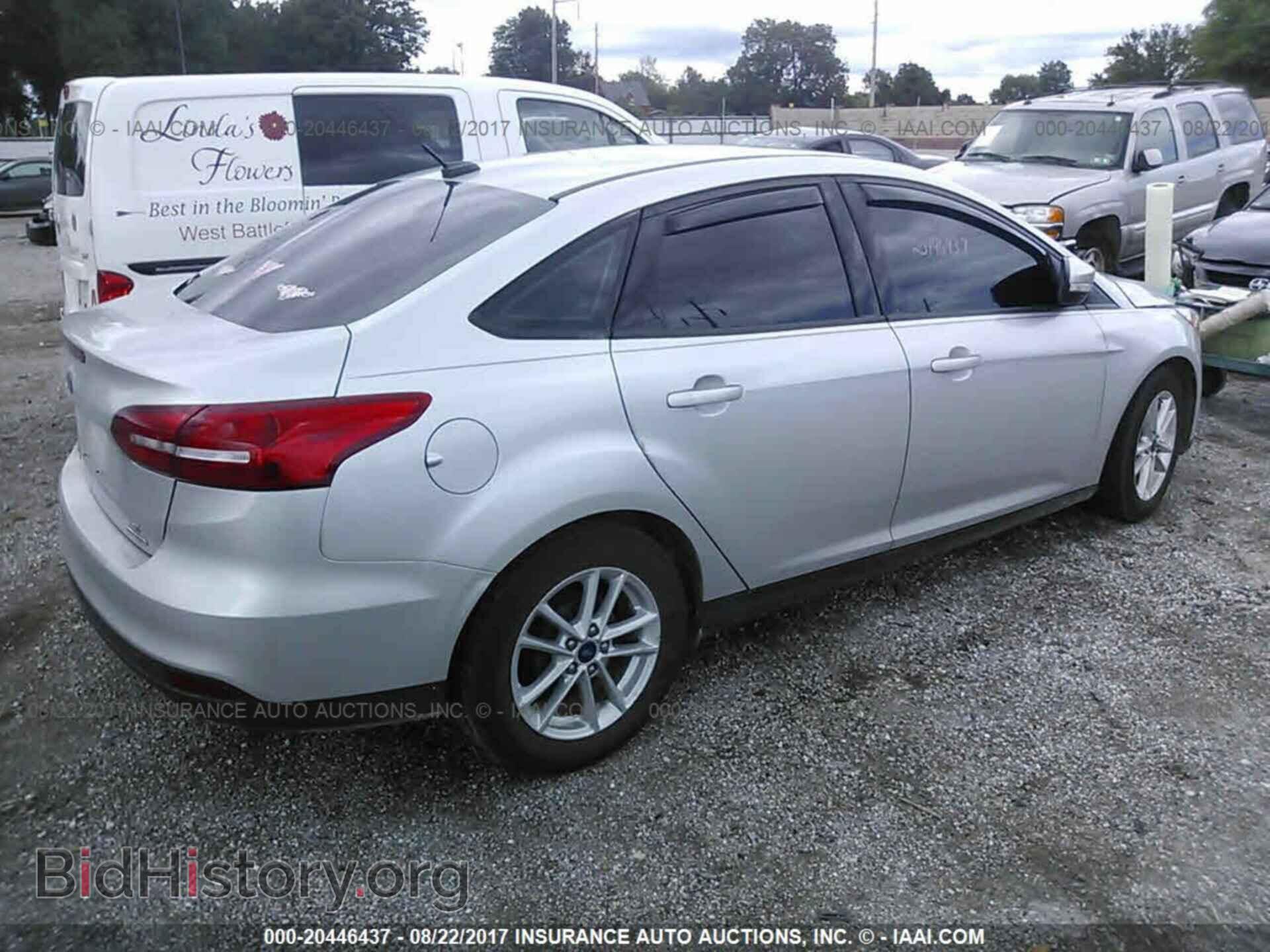2016 Ford Focus - VIN: 1FADP3F23GL379565 - Photo 4