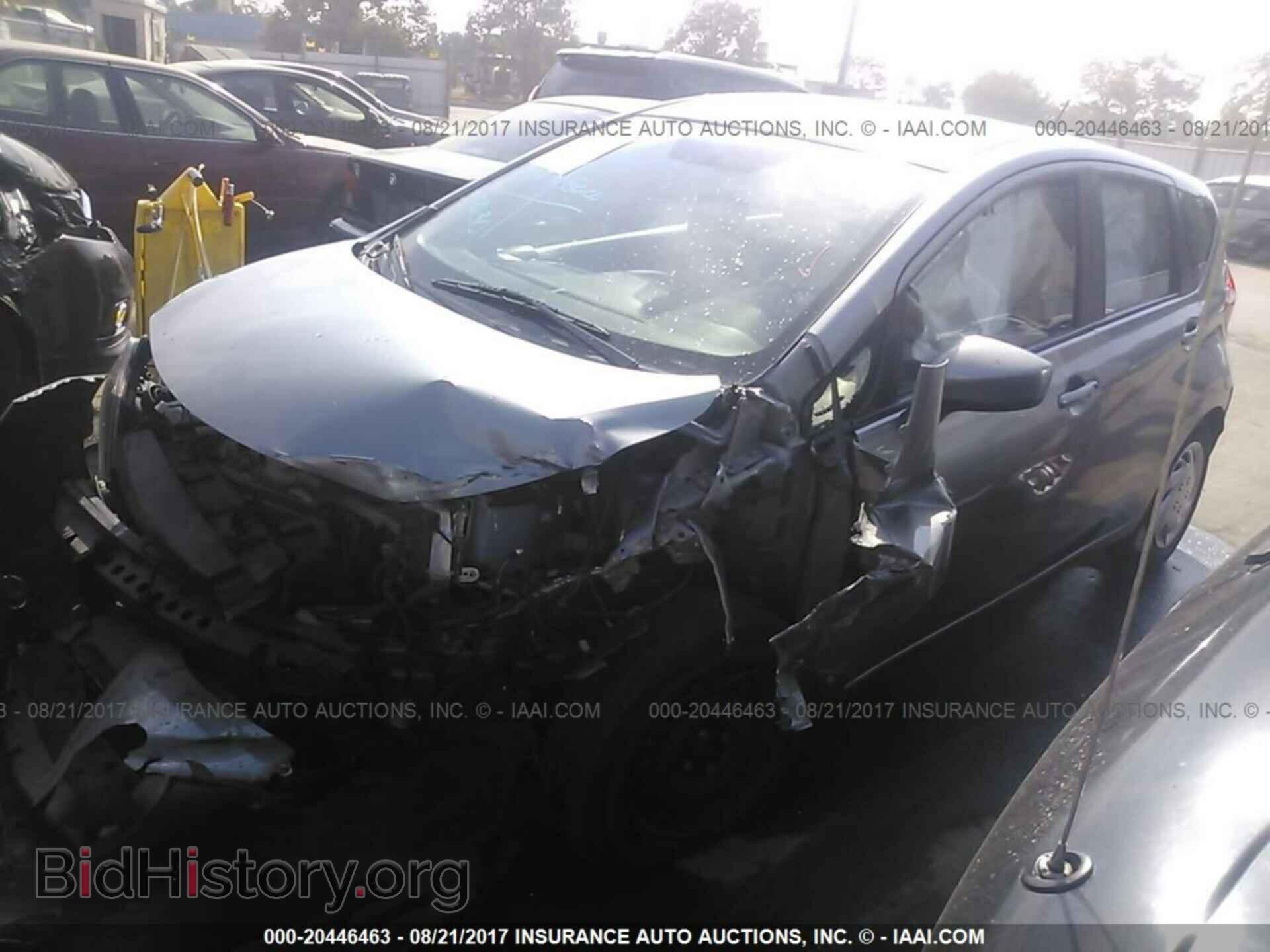 2015 Nissan Versa note - VIN: 3N1CE2CP2FL352630 - Фото 2