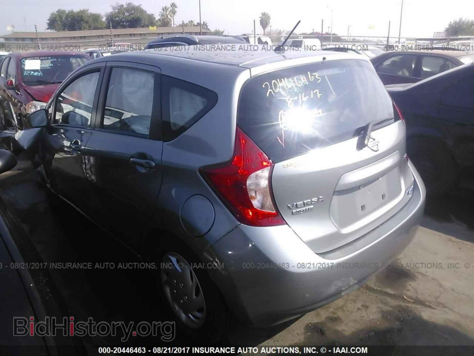 2015 Nissan Versa note - VIN: 3N1CE2CP2FL352630 - Фото 3