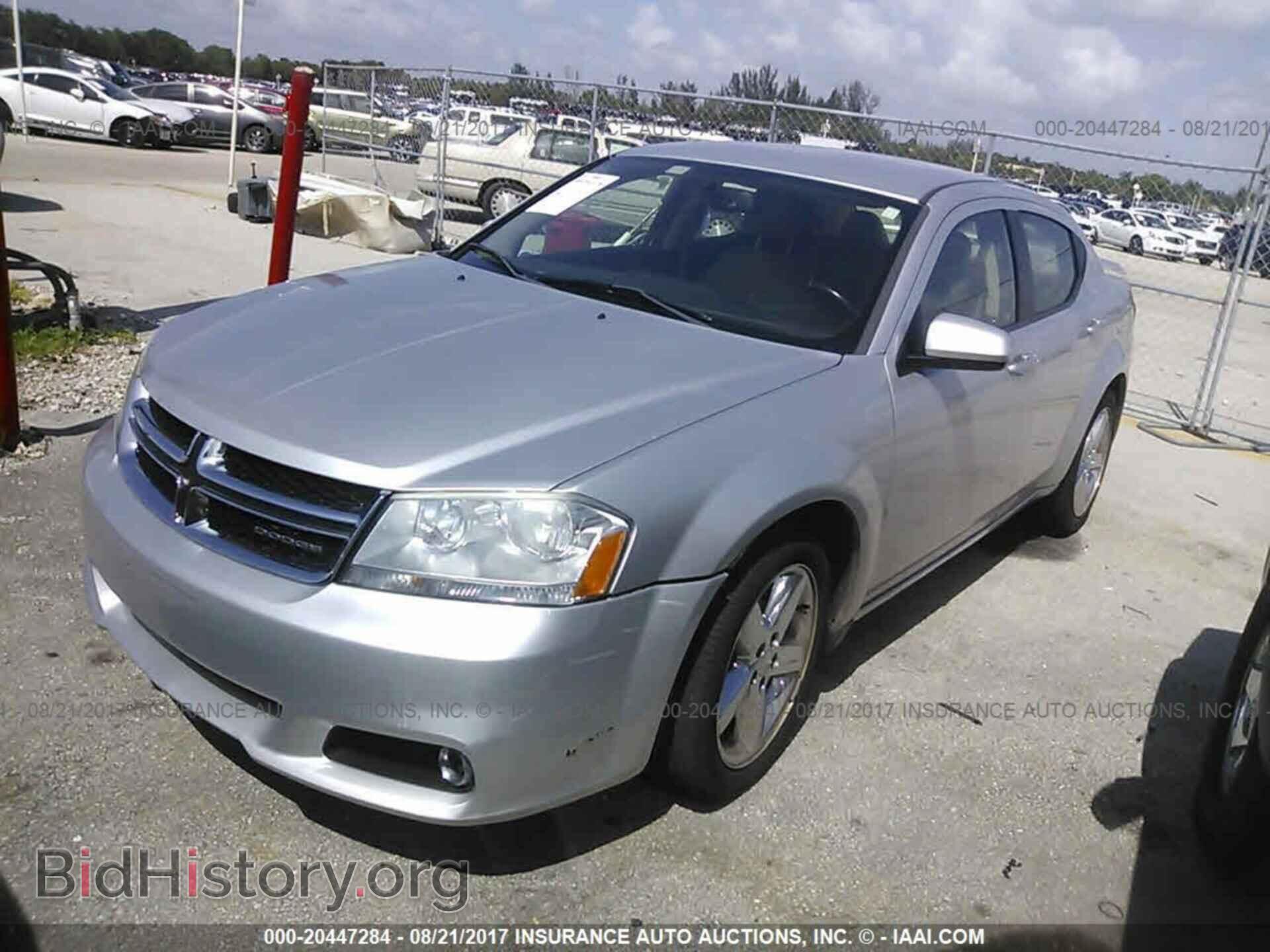 2011 Dodge Avenger - VIN: 1B3BD2FB3BN501960 - Фото 2