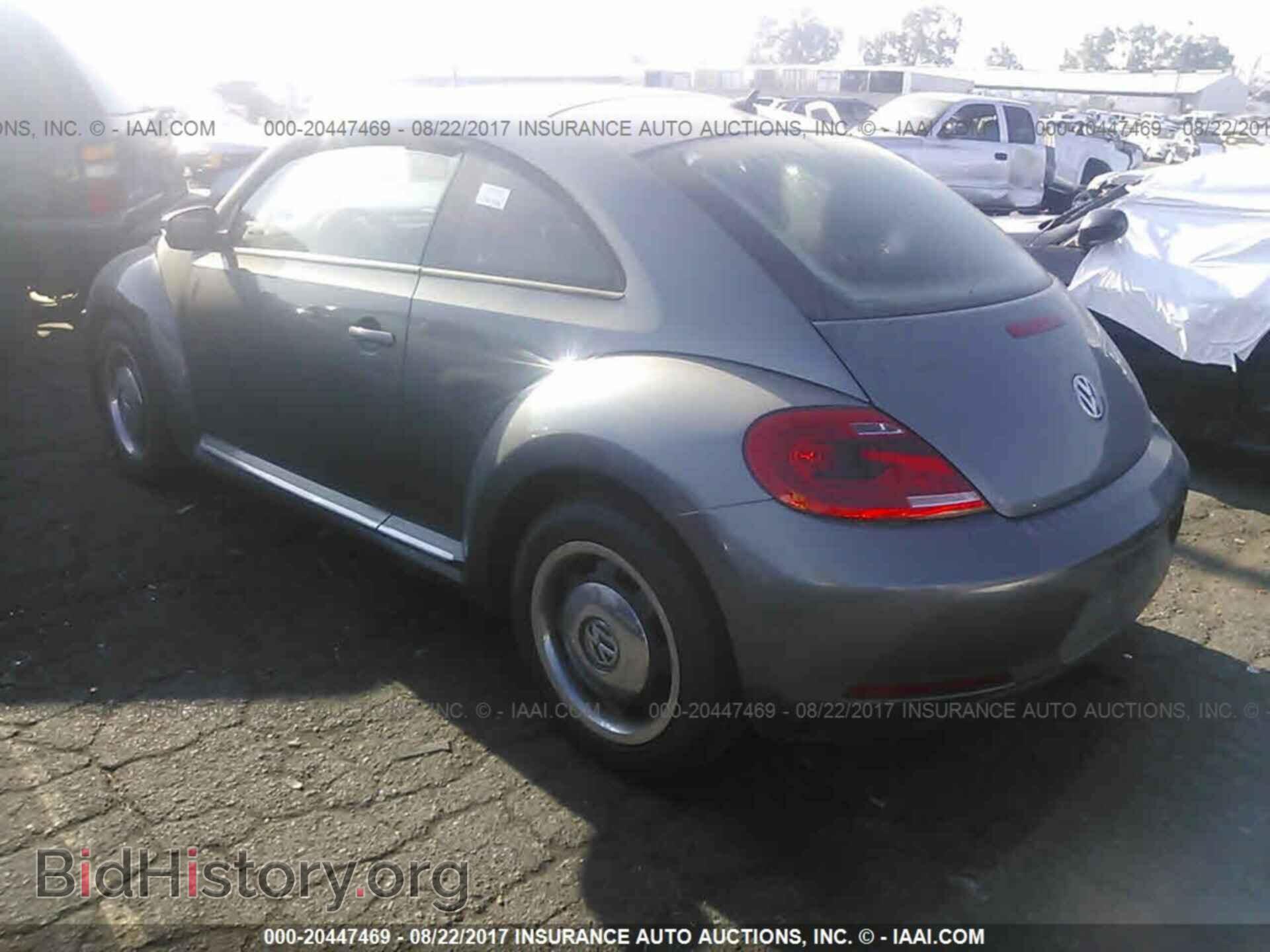 2012 Volkswagen Beetle - VIN: 3VWJP7AT3CM628697 - Фото 3
