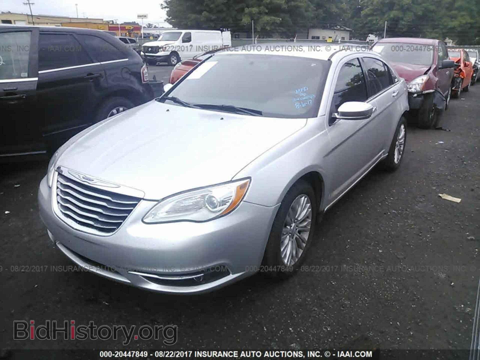 2012 Chrysler 200 - VIN: 1C3CCBCB9CN258056 - Фото 2
