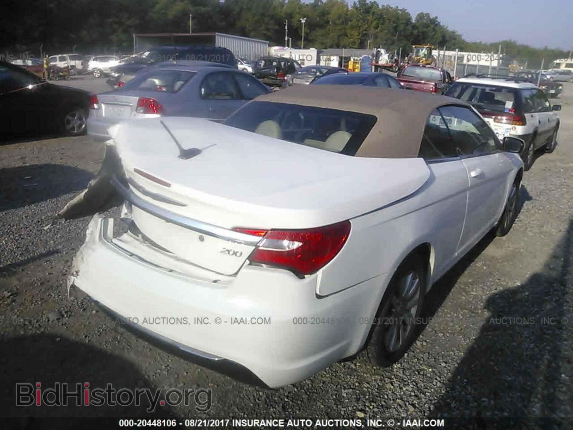 2013 Chrysler 200 - VIN: 1C3BCBEB4DN512007 - Photo 4