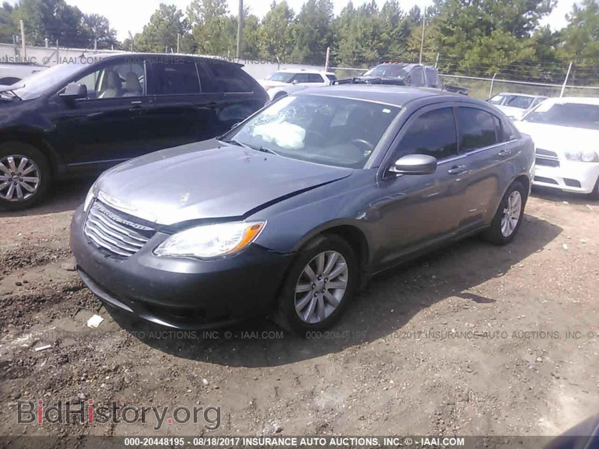 2011 Chrysler 200 - VIN: 1C3BC1FG1BN620277 - Фото 2