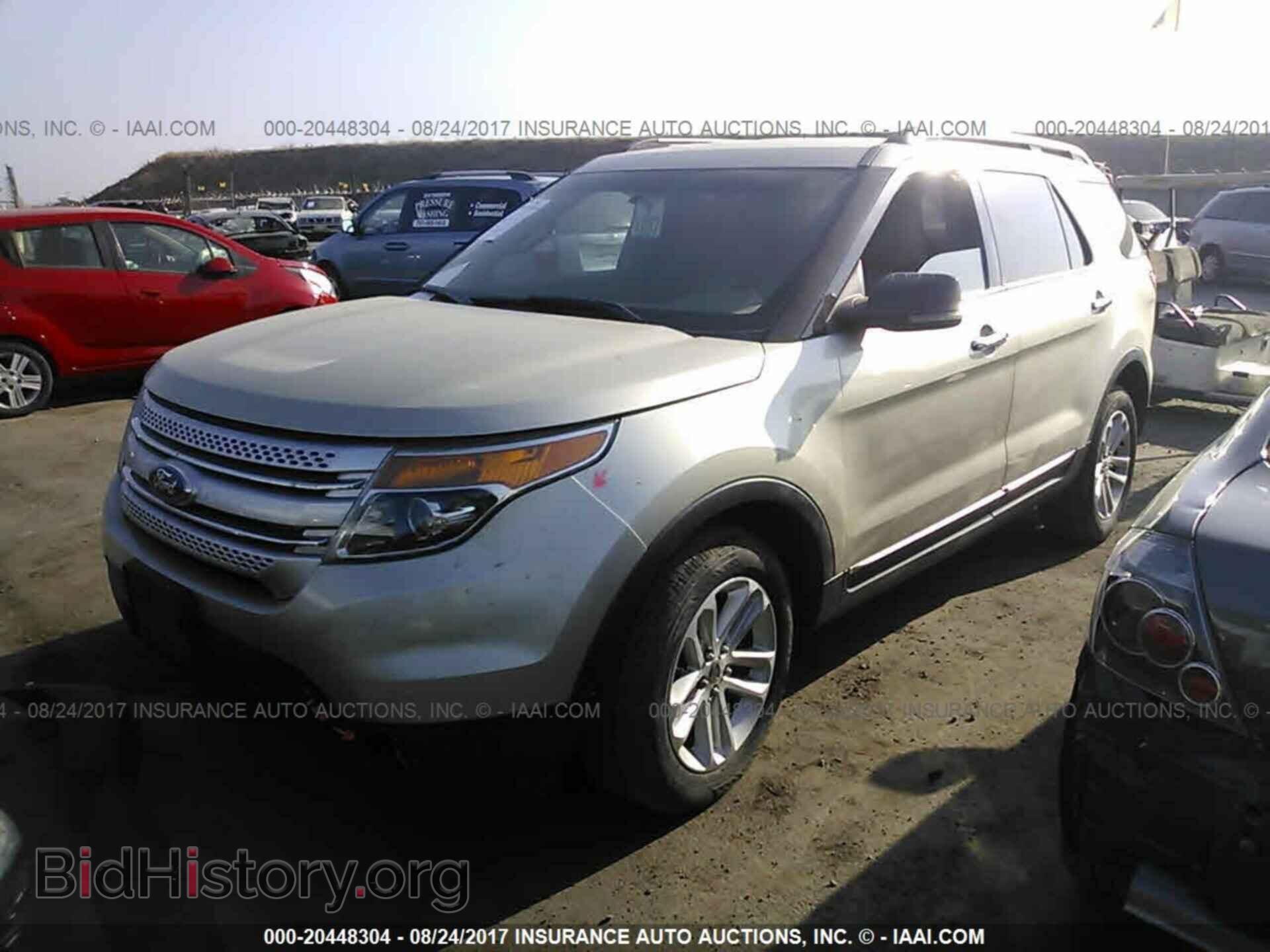 2011 Ford Explorer - VIN: 1FMHK8D8XBGA66296 - Фото 2