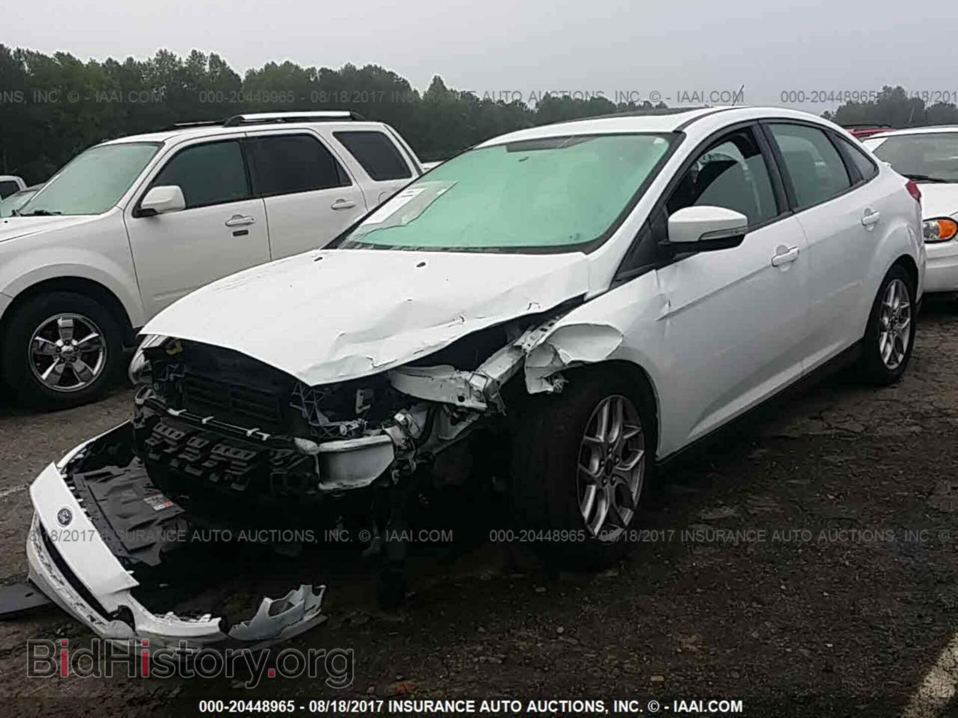 2015 Ford Focus - VIN: 1FADP3F27FL318136 - Photo 2