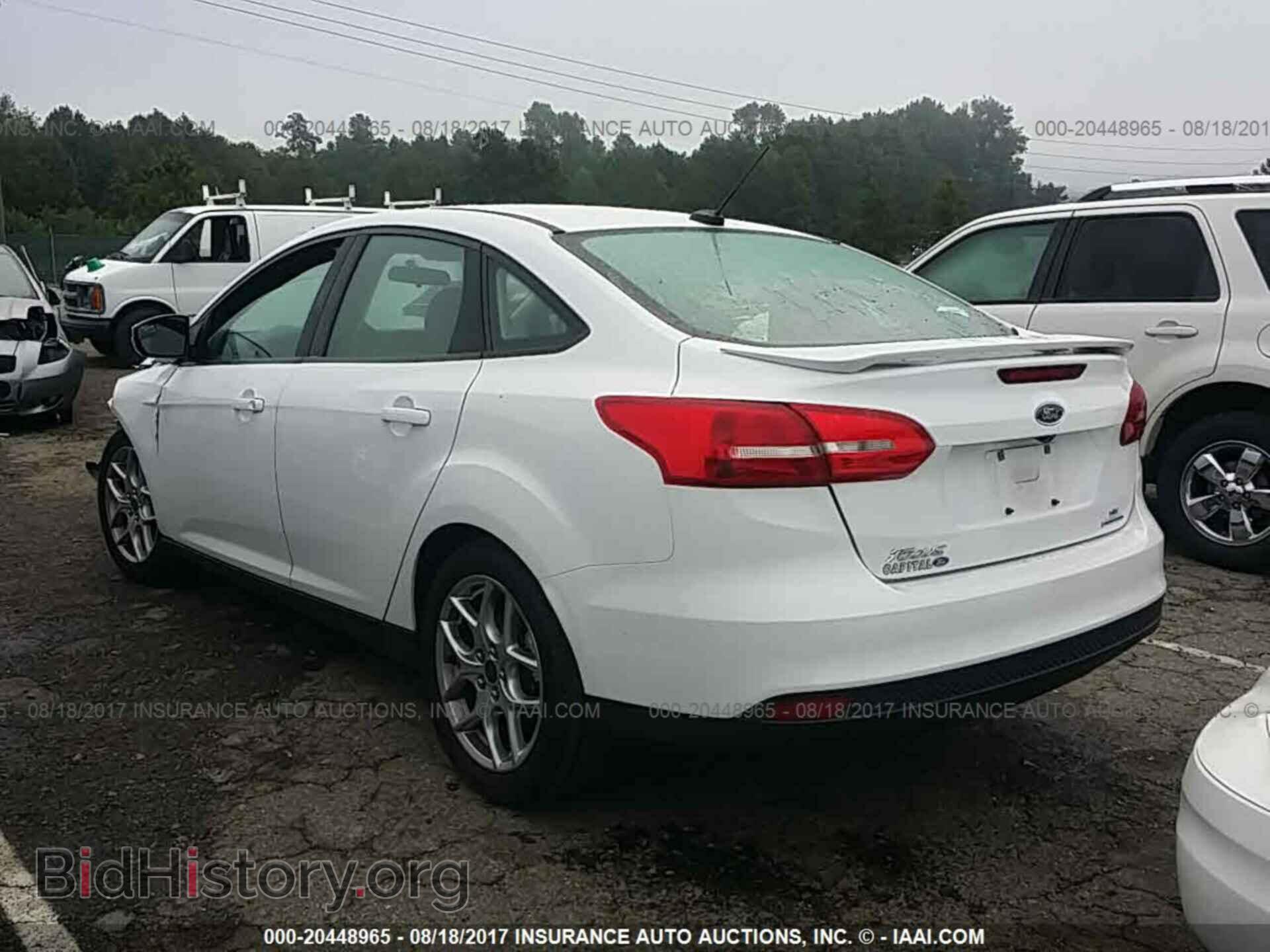 2015 Ford Focus - VIN: 1FADP3F27FL318136 - Photo 3