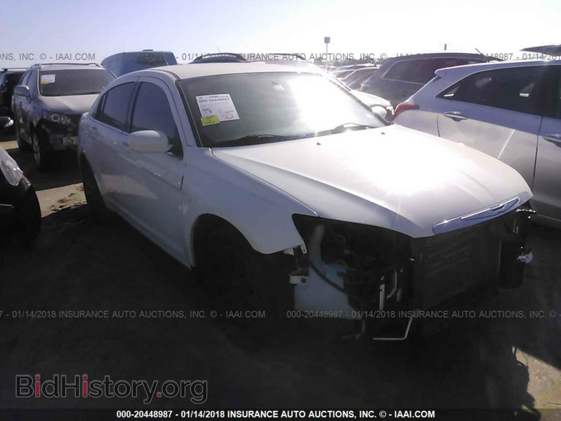 Photo 1C3BC1FB8BN500853 - Chrysler 200 2011