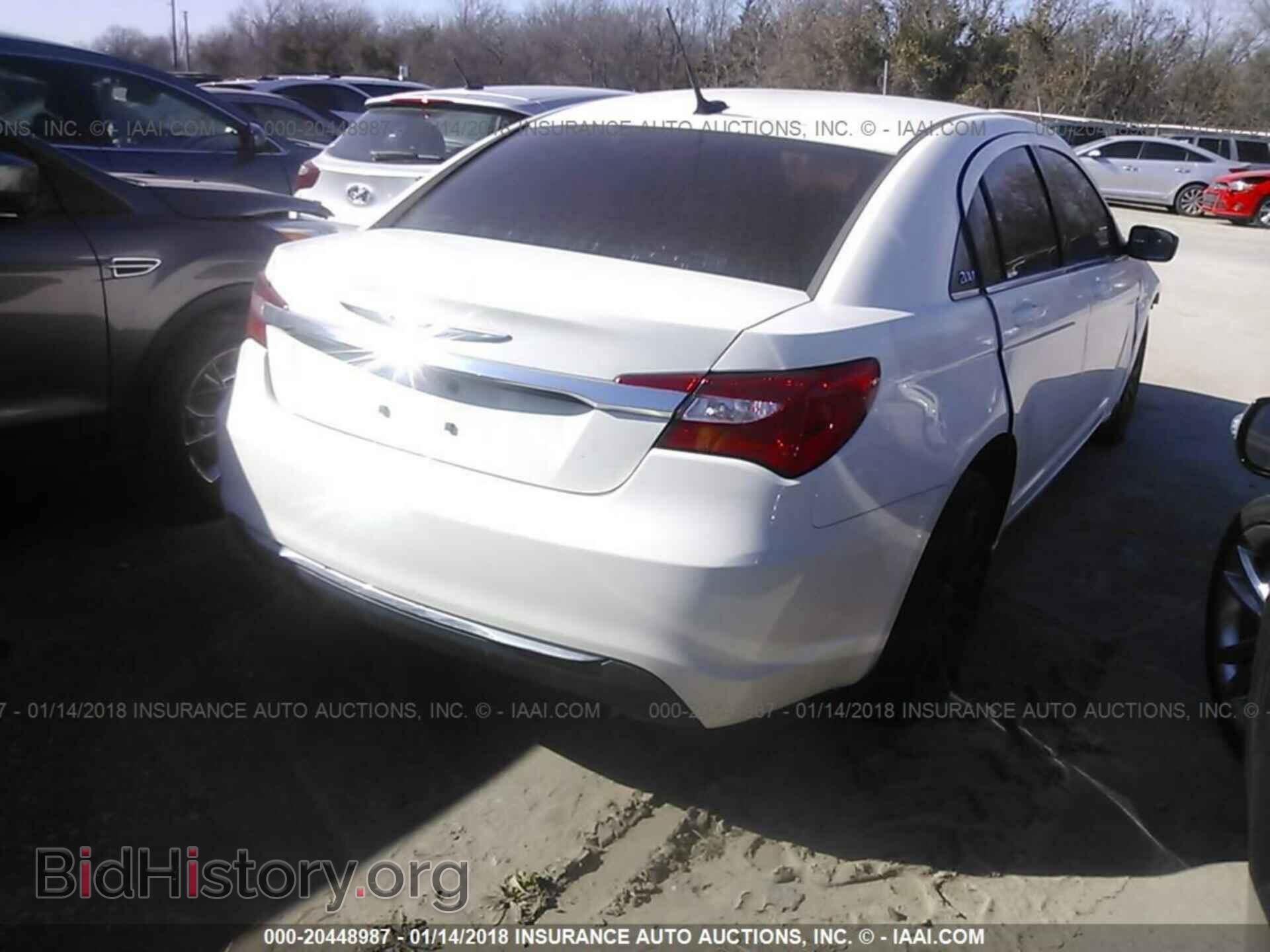 2011 Chrysler 200 - VIN: 1C3BC1FB8BN500853 - Photo 4