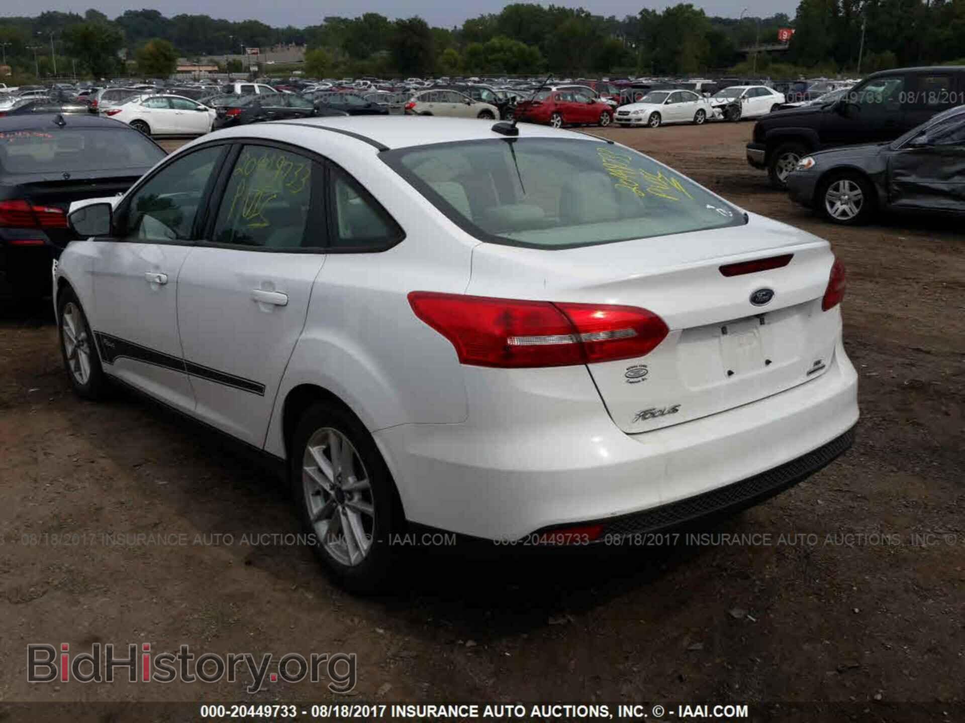 2015 Ford Focus - VIN: 1FADP3F23FL244956 - Photo 3