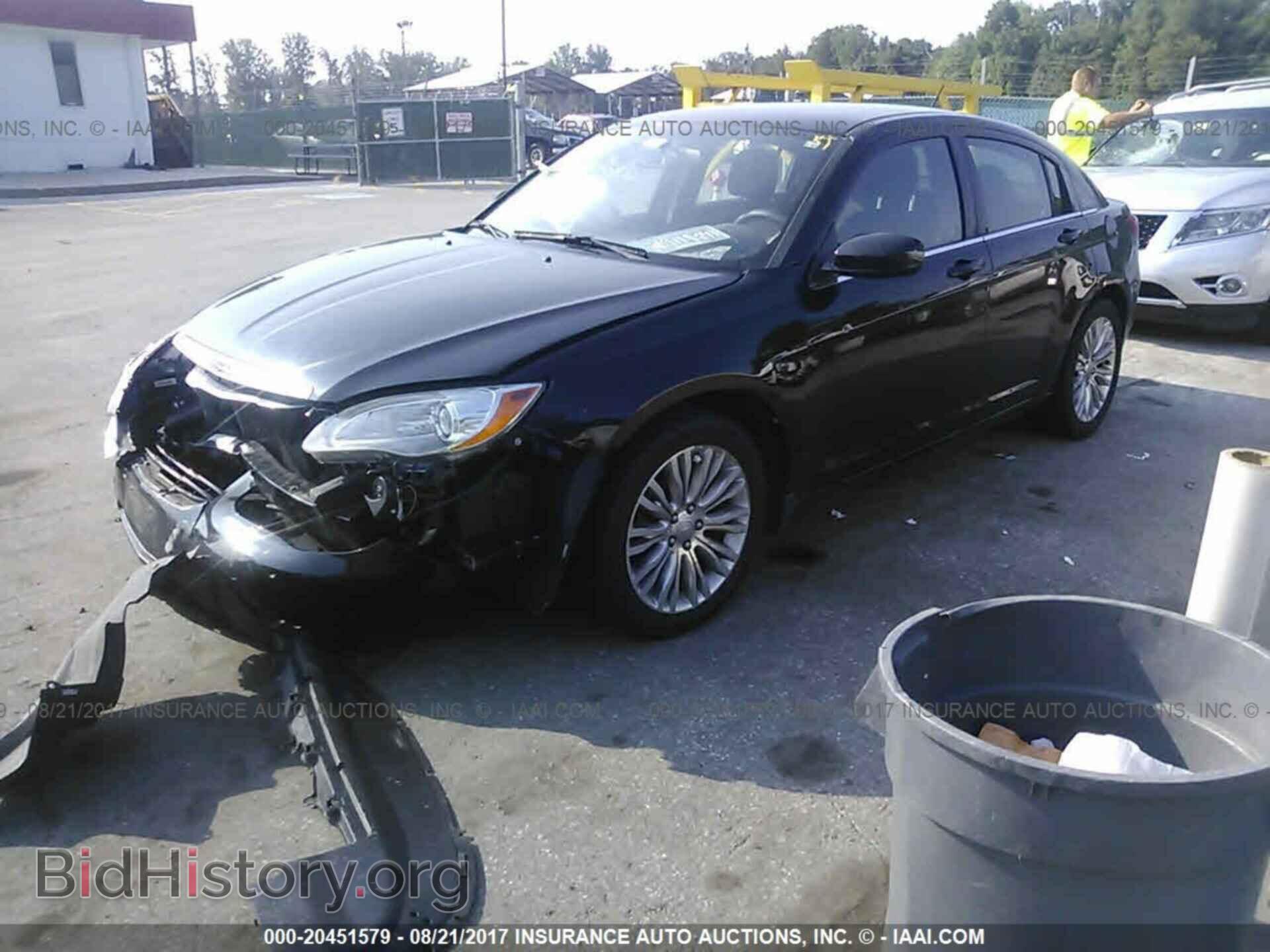 2012 Chrysler 200 - VIN: 1C3CCBAB9CN114087 - Фото 2
