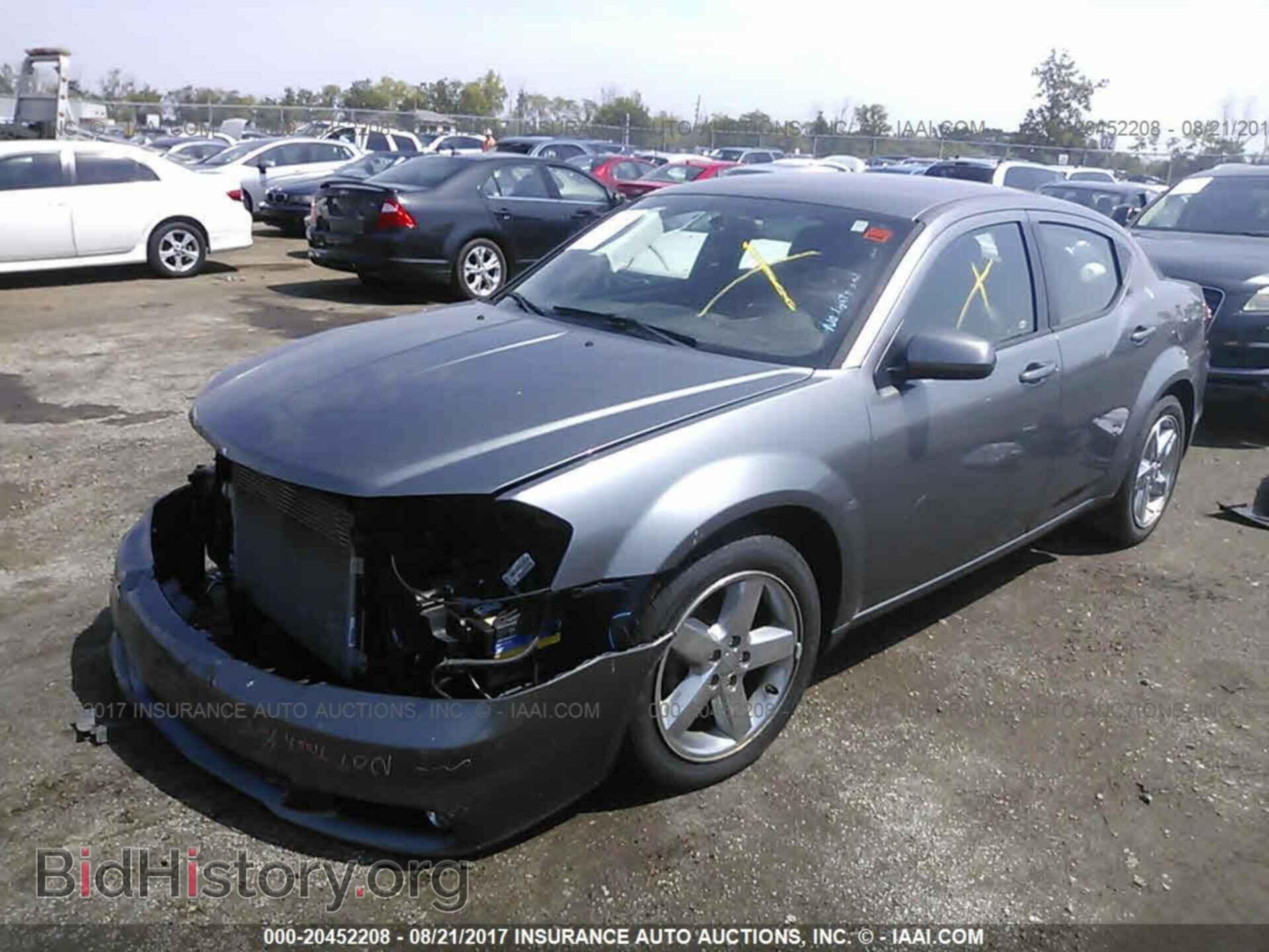 2011 Dodge Avenger - VIN: 1B3BD2FB6BN587233 - Фото 2