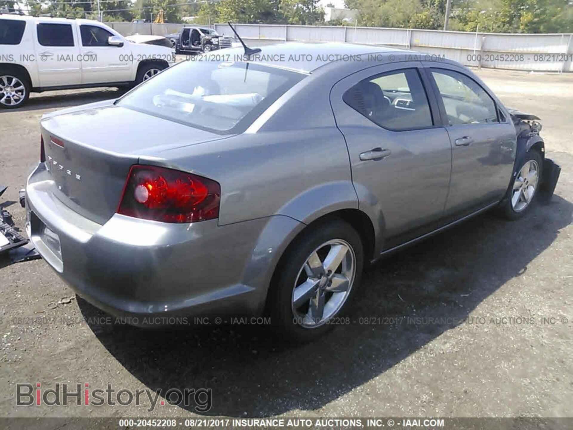 2011 Dodge Avenger - VIN: 1B3BD2FB6BN587233 - Фото 4