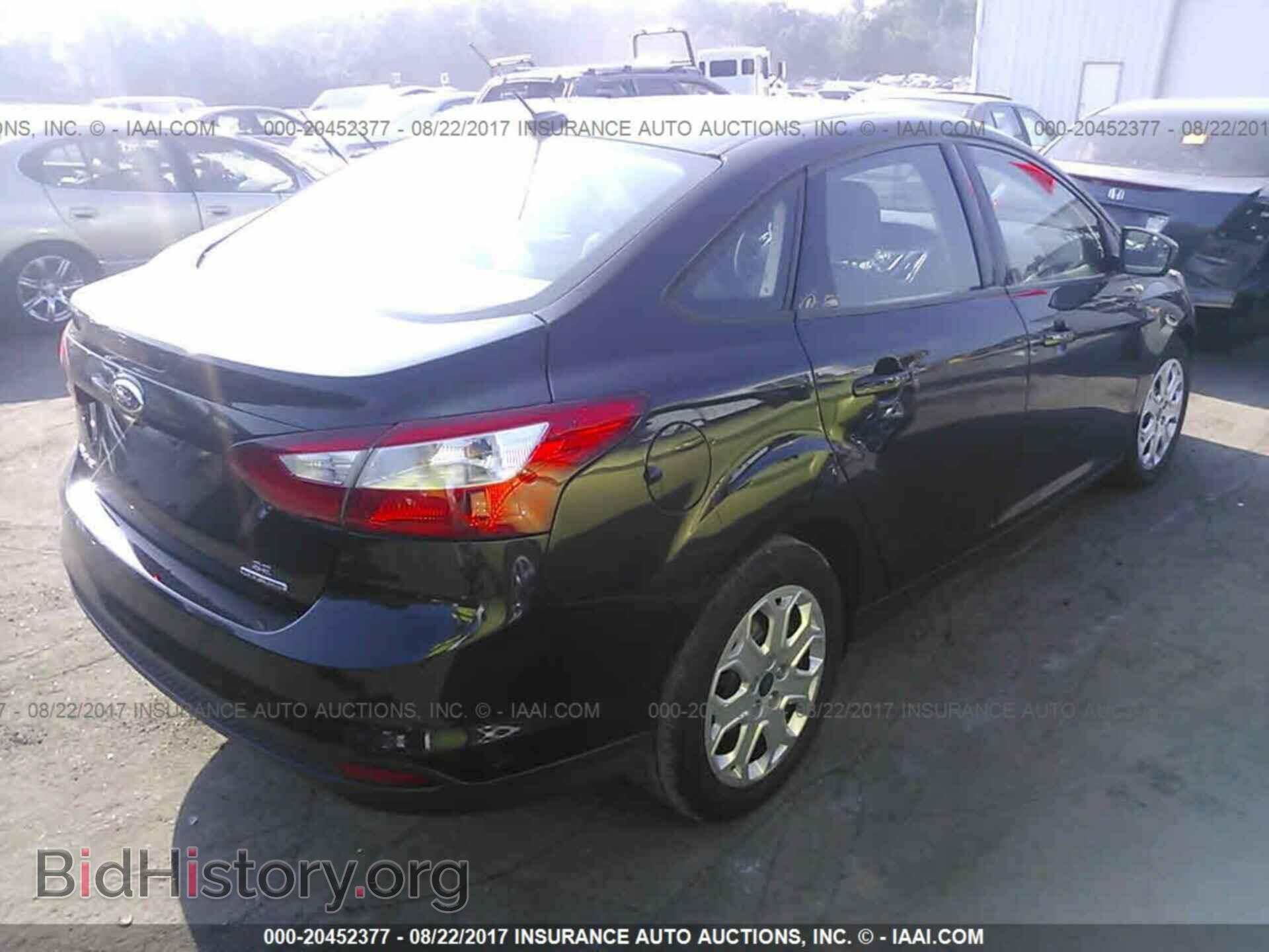 2012 Ford Focus - VIN: 1FAHP3F26CL421755 - Photo 4