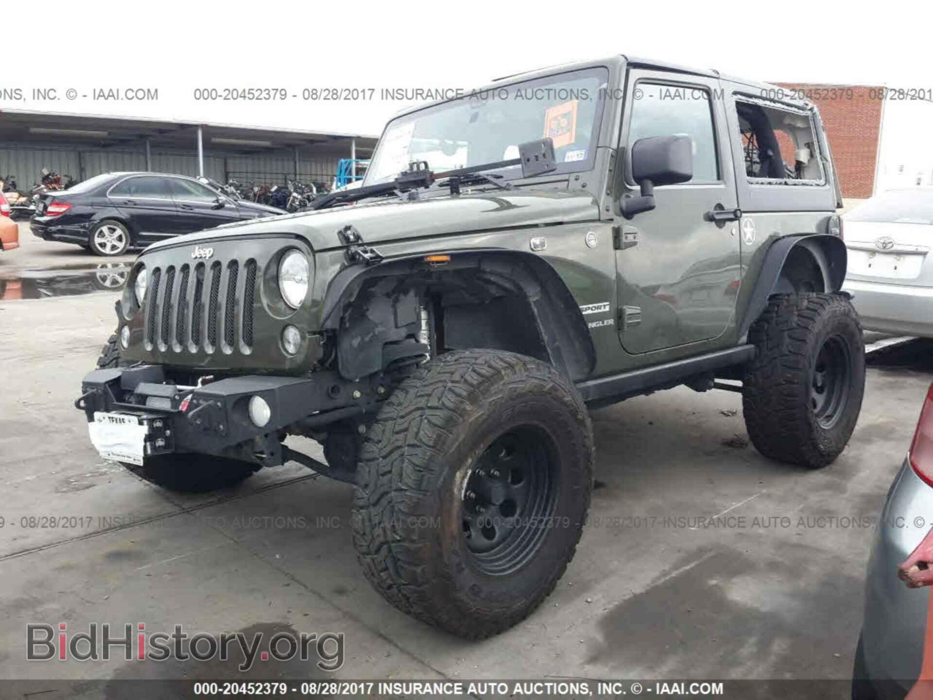 2015 Jeep Wrangler - VIN: 1C4AJWAGXFL570840 - Фото 2