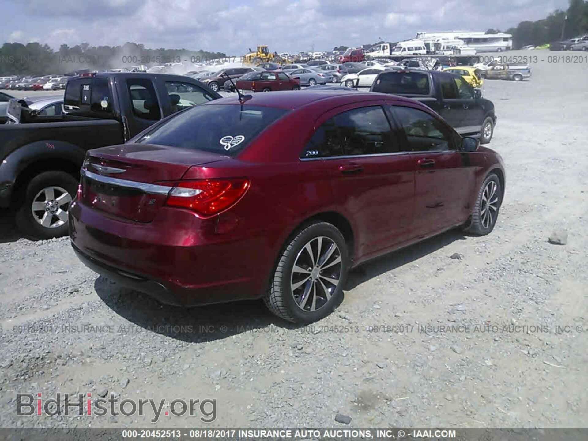 2014 Chrysler 200 - VIN: 1C3CCBBG7EN150275 - Фото 4