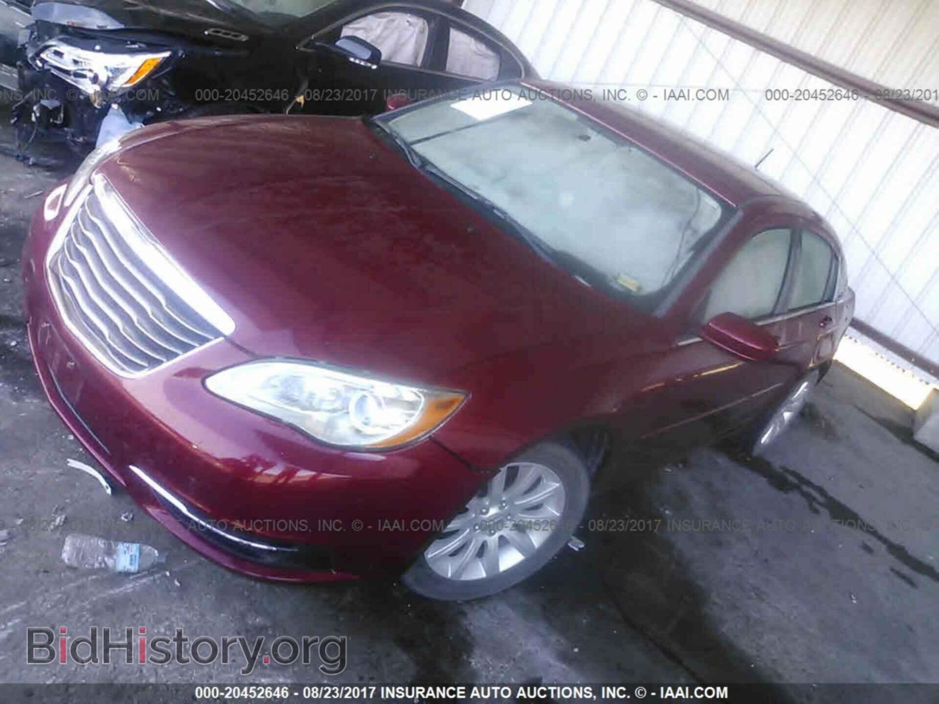 2013 Chrysler 200 - VIN: 1C3CCBBB8DN589892 - Фото 2