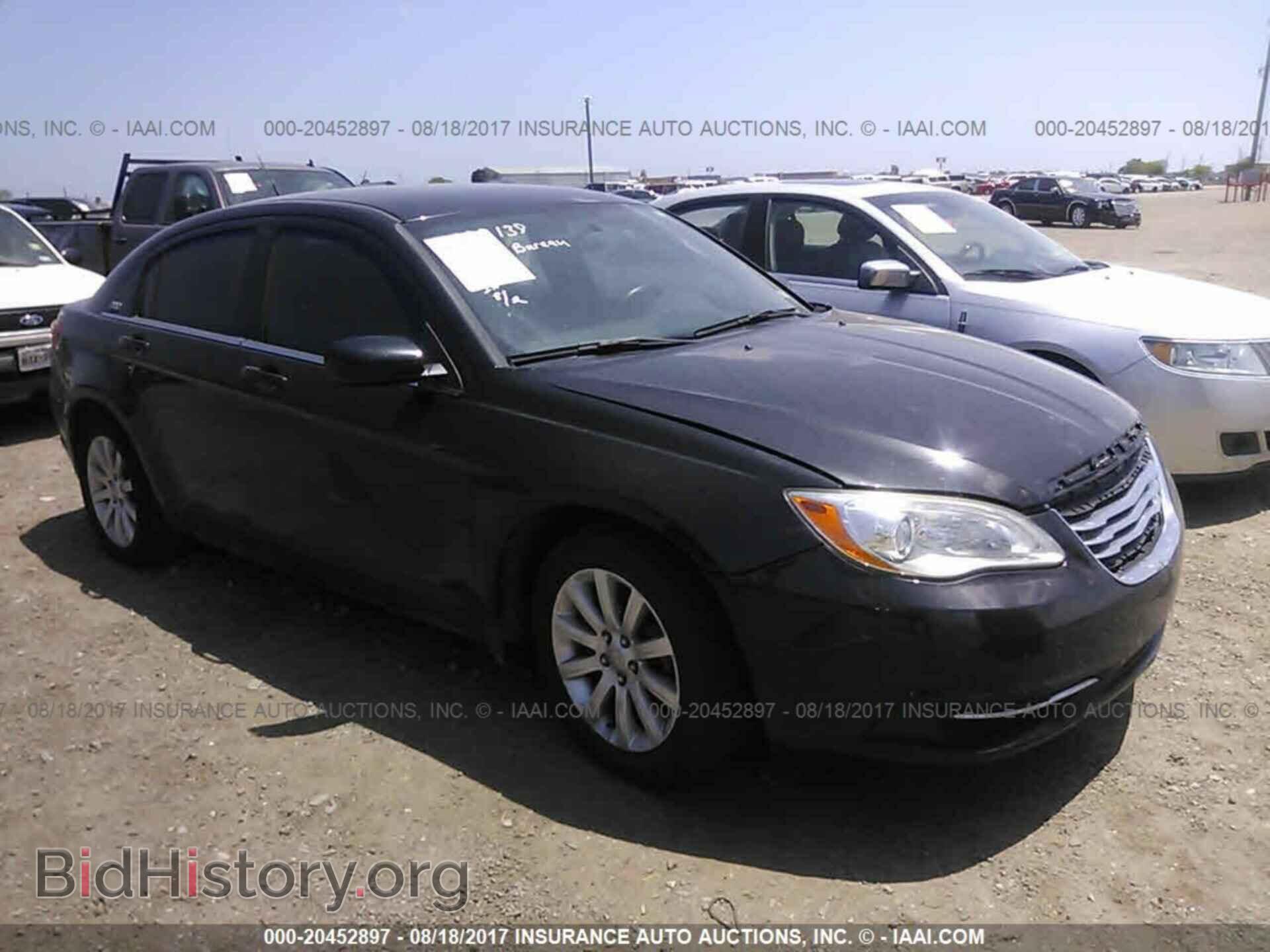 Photo 1C3BC1FB1BN500662 - Chrysler 200 2011