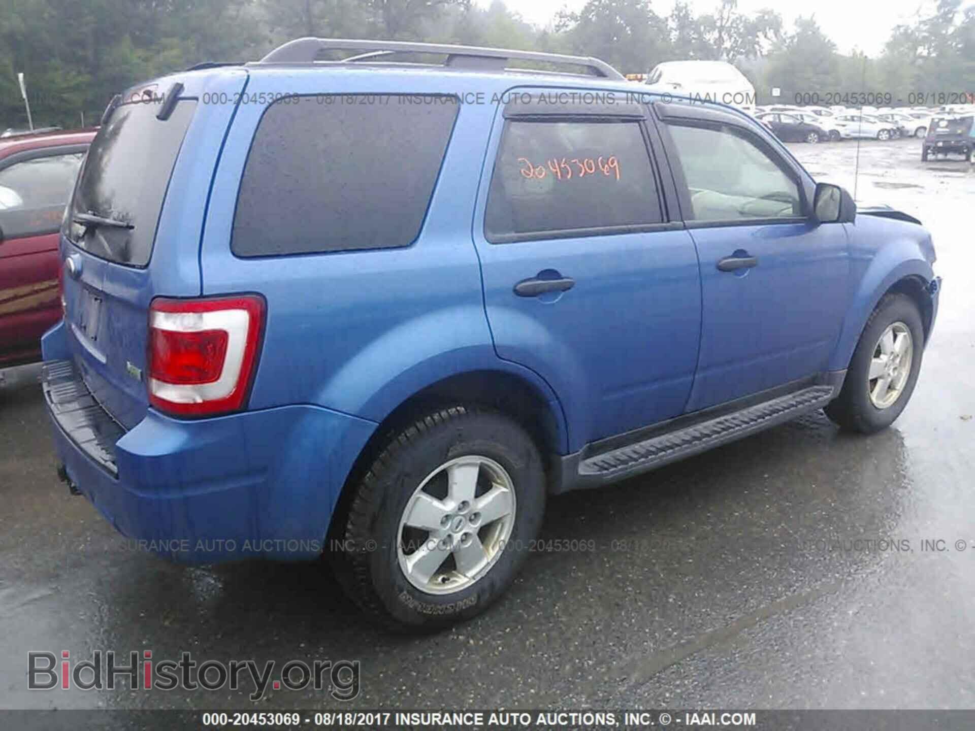 2011 Ford Escape - VIN: 1FMCU9DG6BKA19751 - Photo 4
