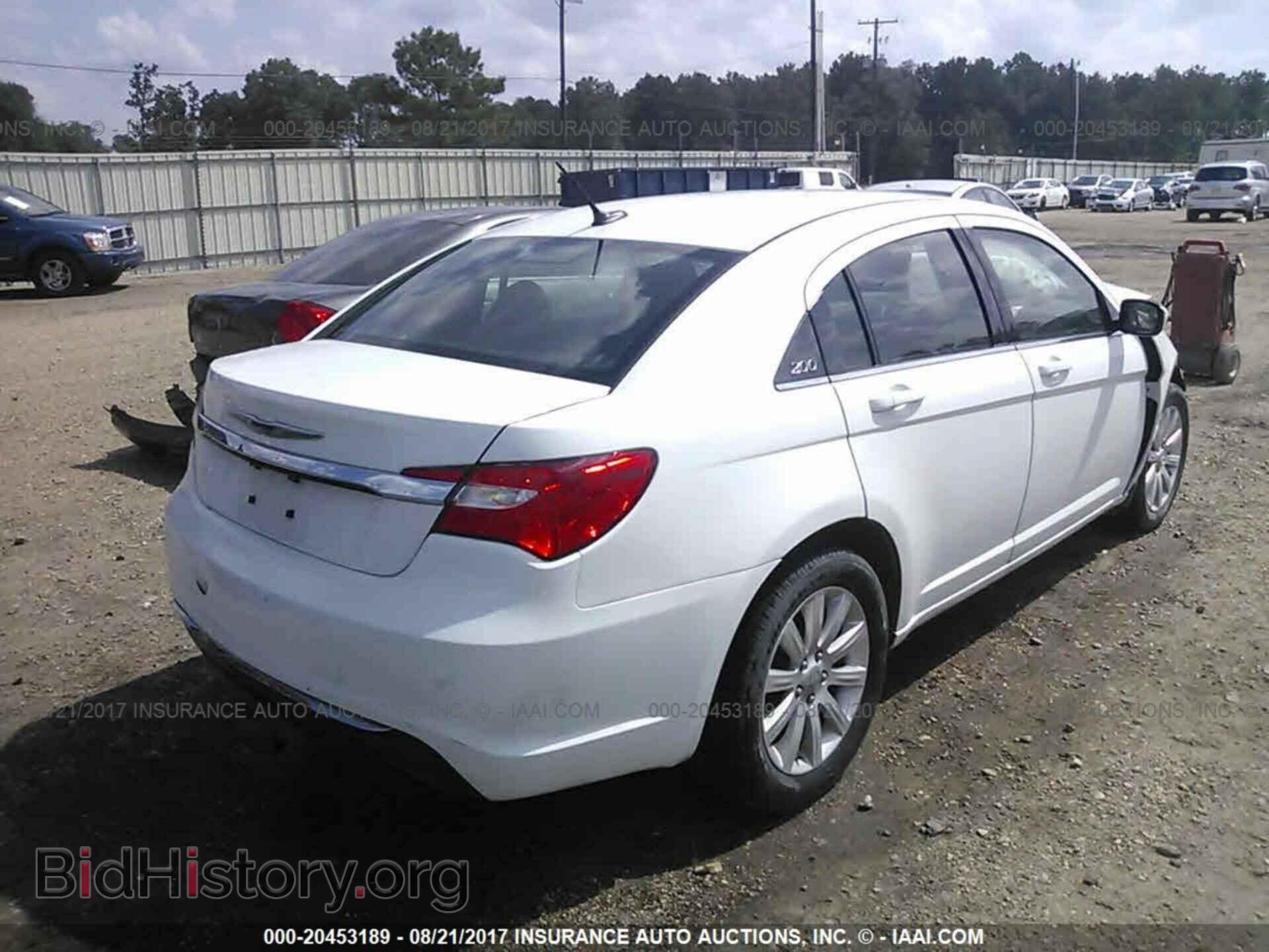 2013 Chrysler 200 - VIN: 1C3CCBBB2DN694220 - Фото 4