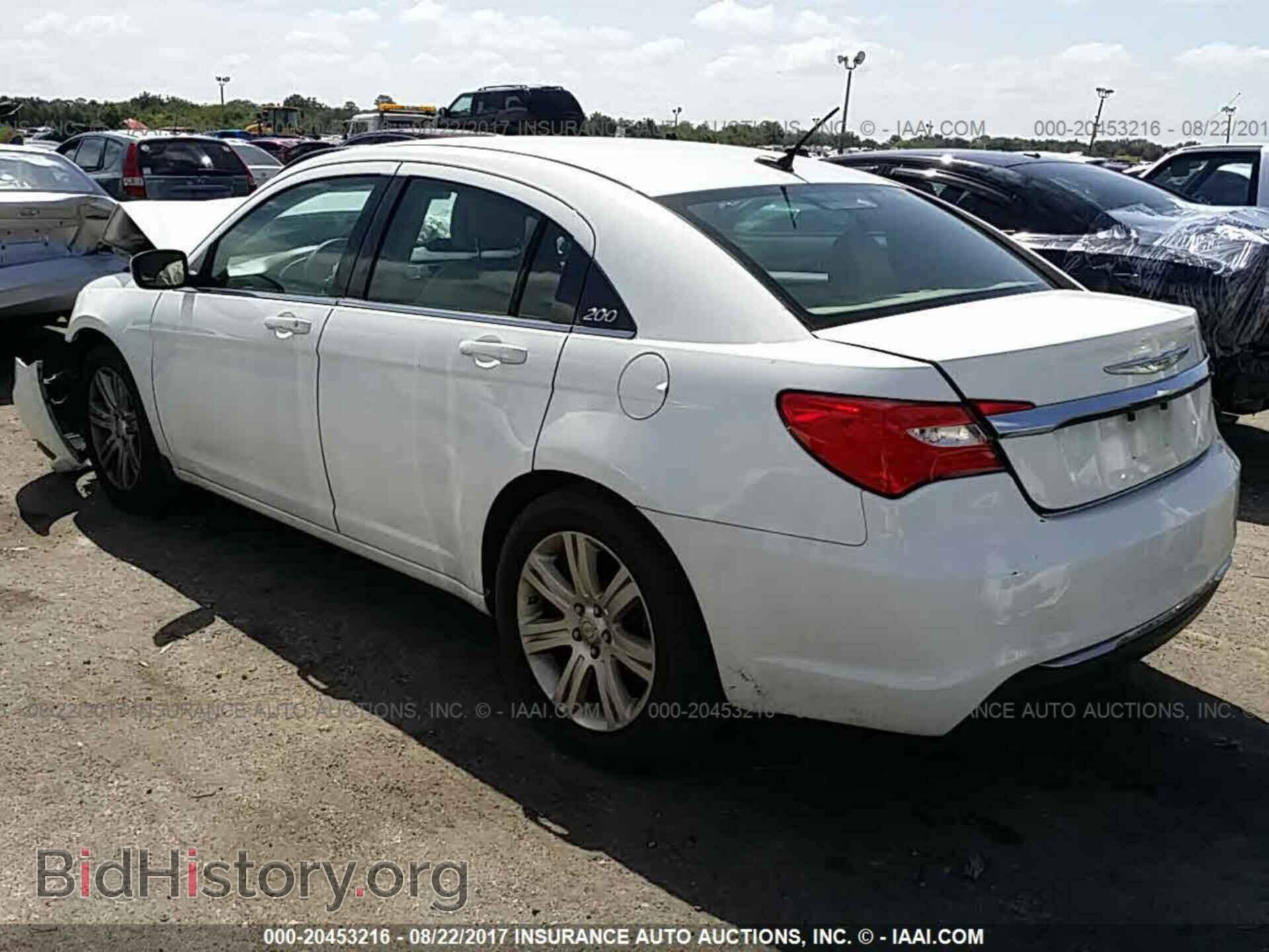 2013 Chrysler 200 - VIN: 1C3CCBAB2DN704682 - Фото 3