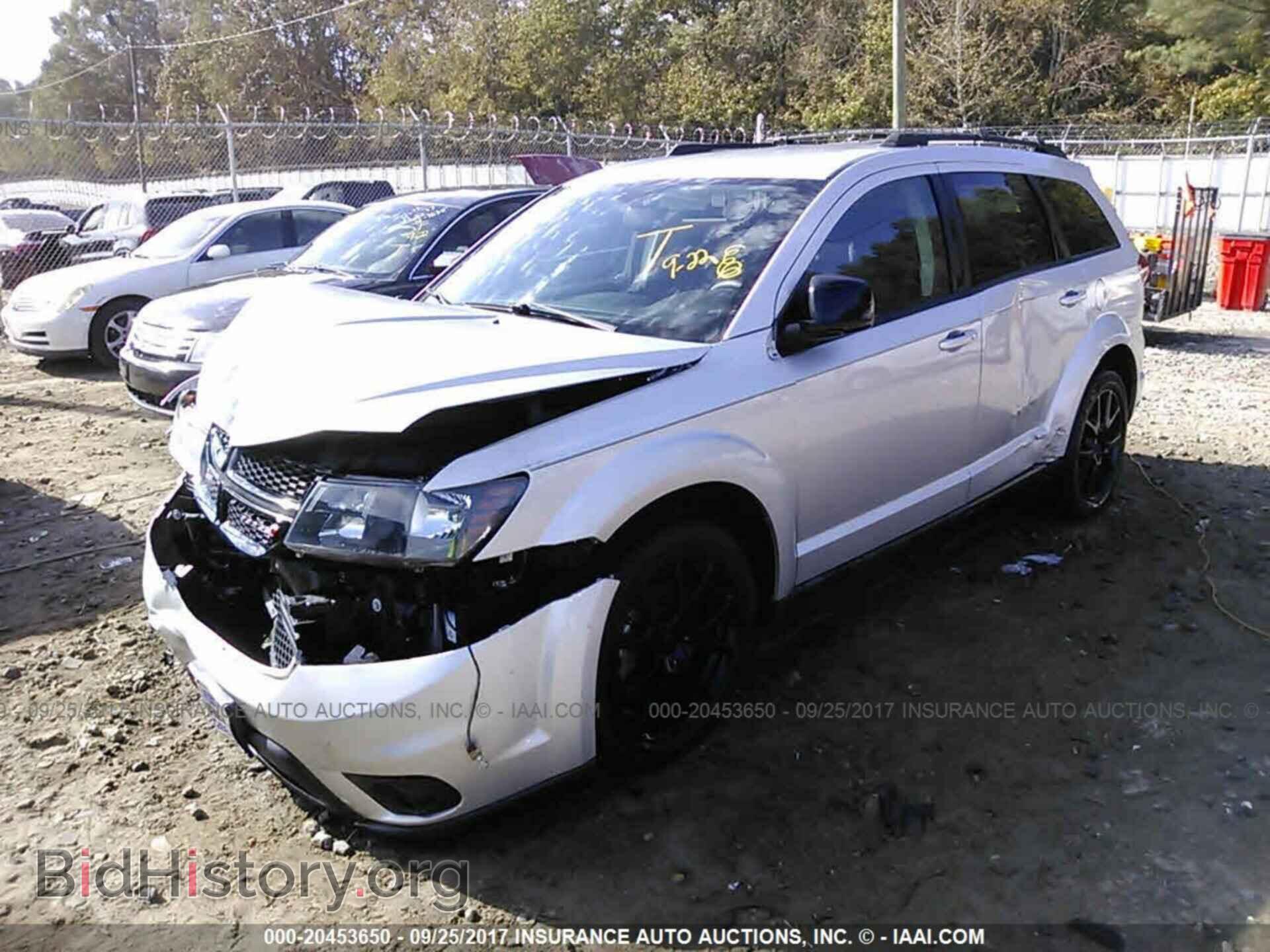 2014 Dodge Journey - VIN: 3C4PDCBG8ET112005 - Фото 2