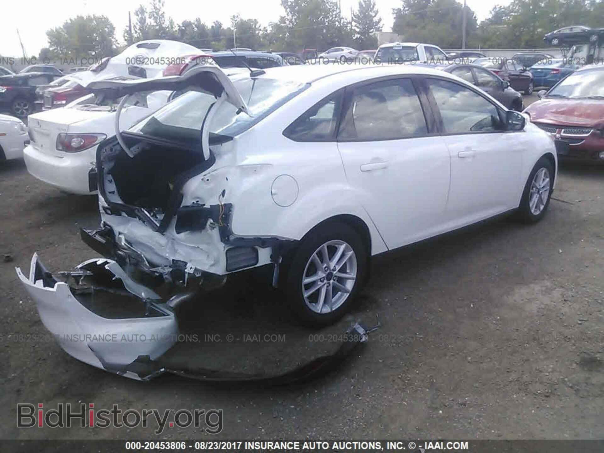 2017 Ford Focus - VIN: 1FADP3F23HL235161 - Photo 4