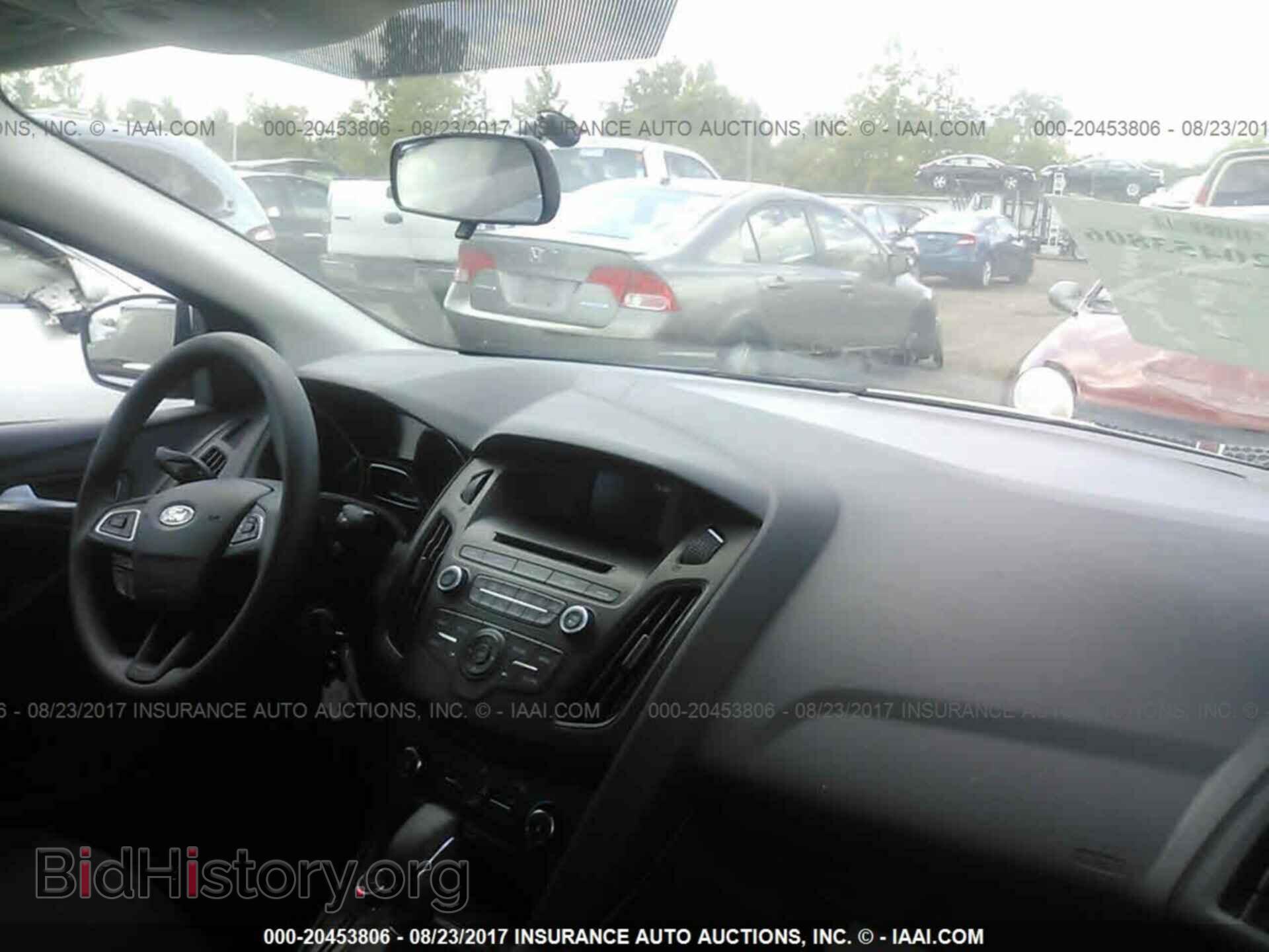 2017 Ford Focus - VIN: 1FADP3F23HL235161 - Photo 5