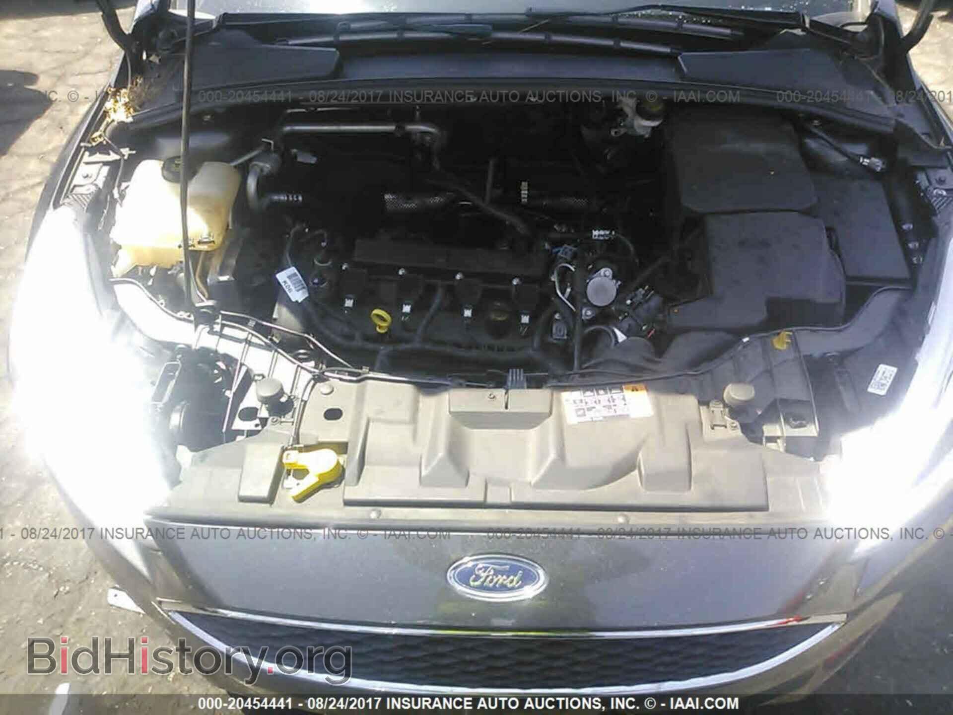 2016 Ford Focus - VIN: 1FADP3F20GL372685 - Photo 10