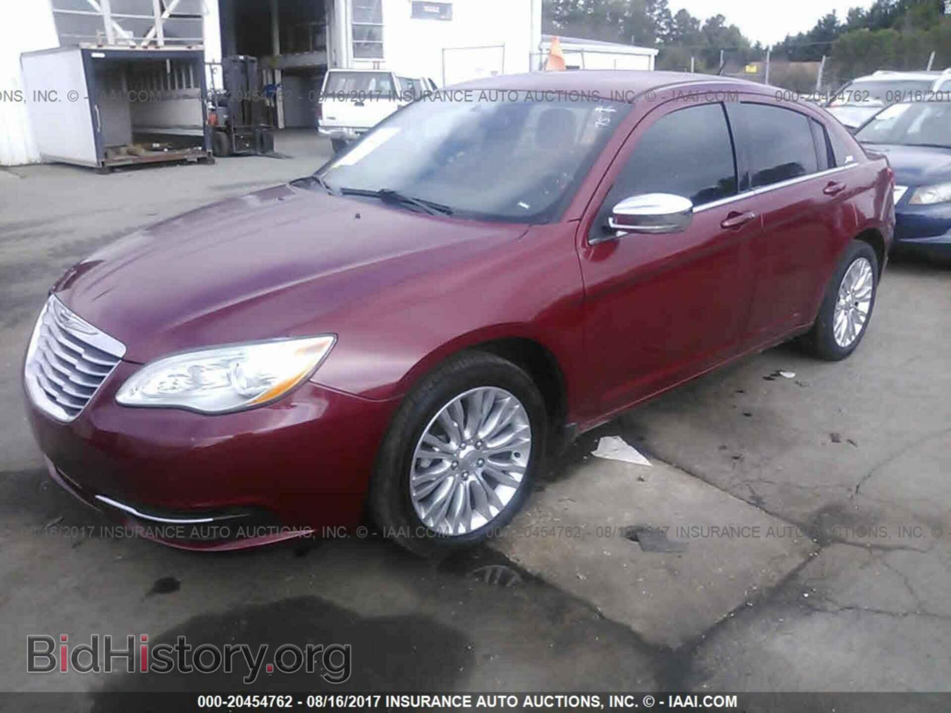 2013 Chrysler 200 - VIN: 1C3CCBBB6DN694298 - Photo 2