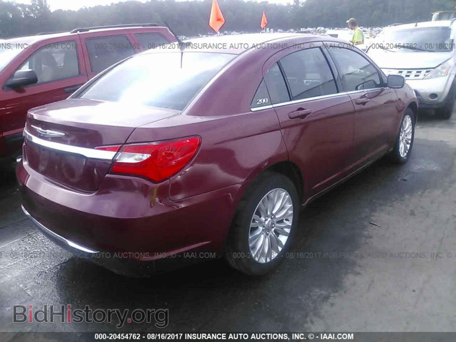 2013 Chrysler 200 - VIN: 1C3CCBBB6DN694298 - Photo 4