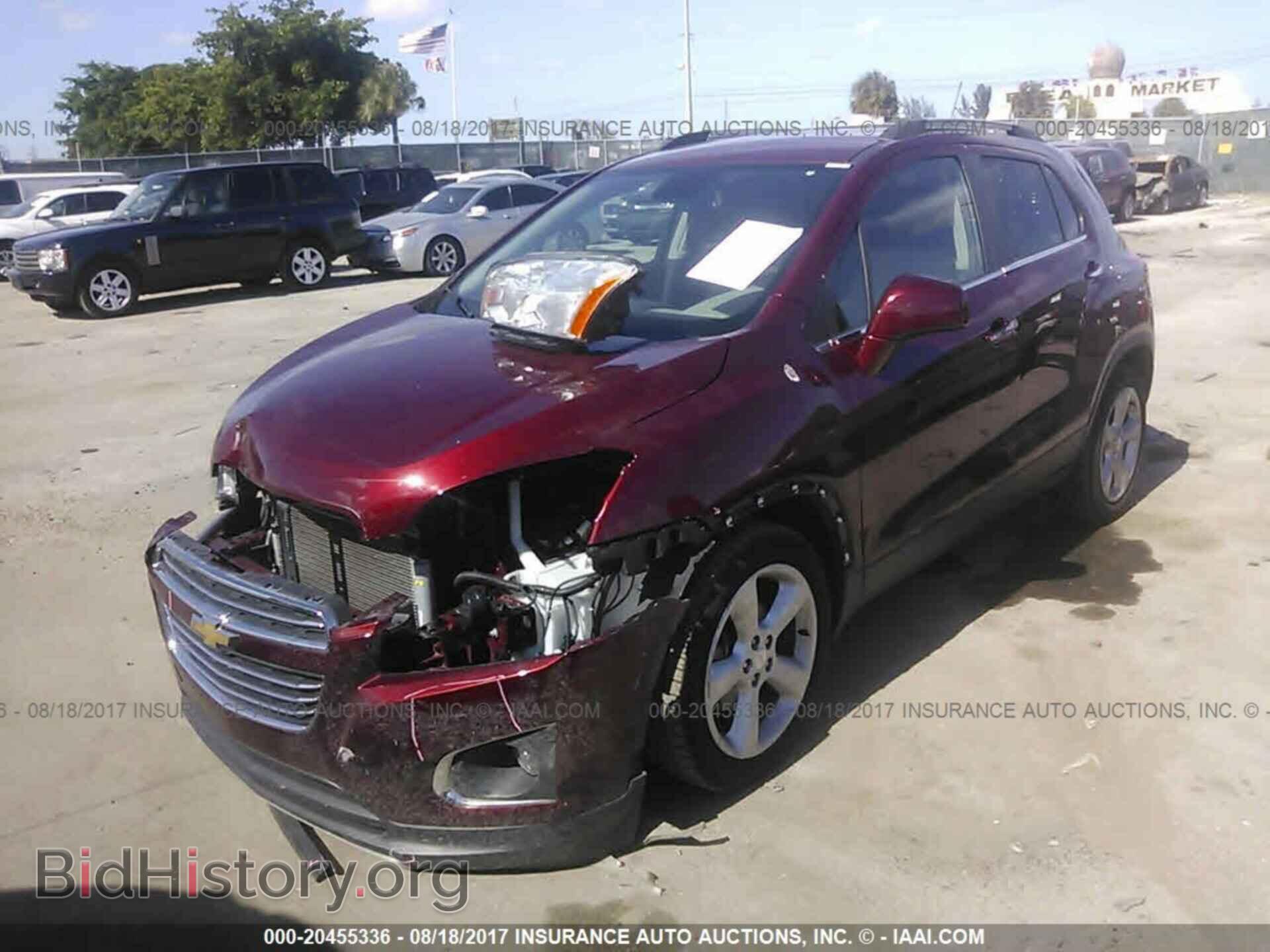 2016 Chevrolet Trax - VIN: 3GNCJMSB0GL161663 - Photo 2