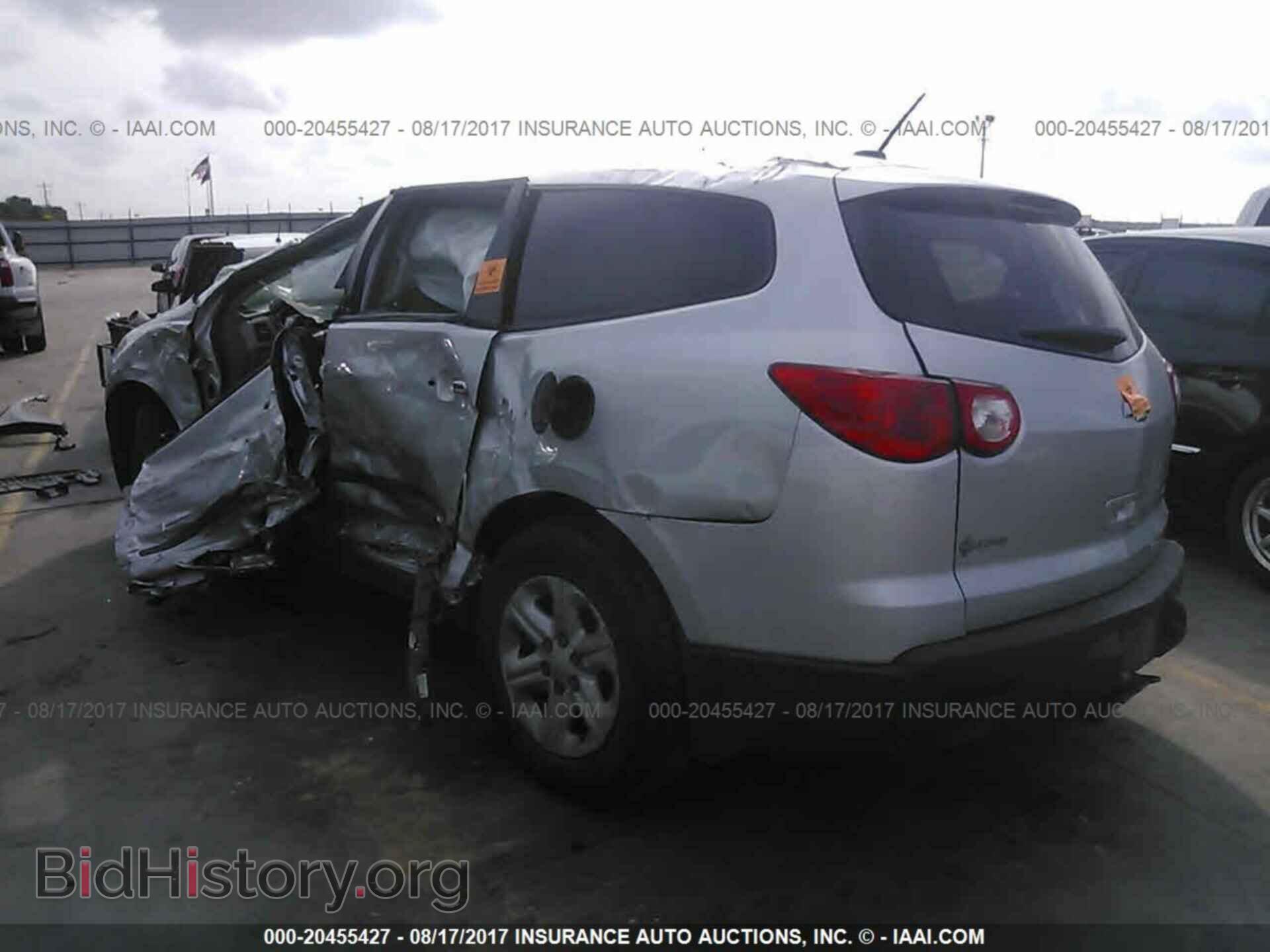 2011 Chevrolet Traverse - VIN: 1GNKRFED2BJ178929 - Фото 3