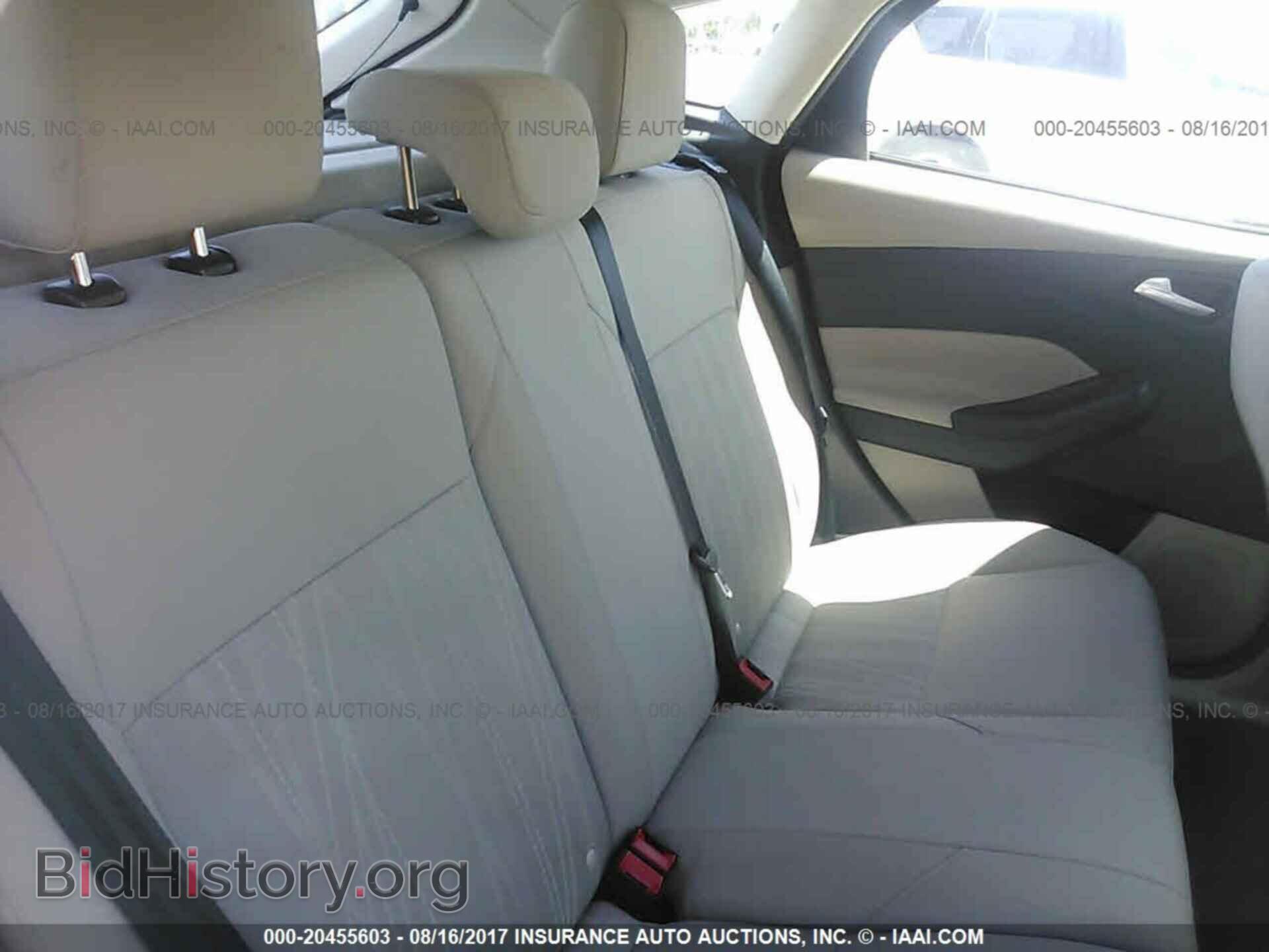 2016 Ford Focus - VIN: 1FADP3K22GL290088 - Photo 8